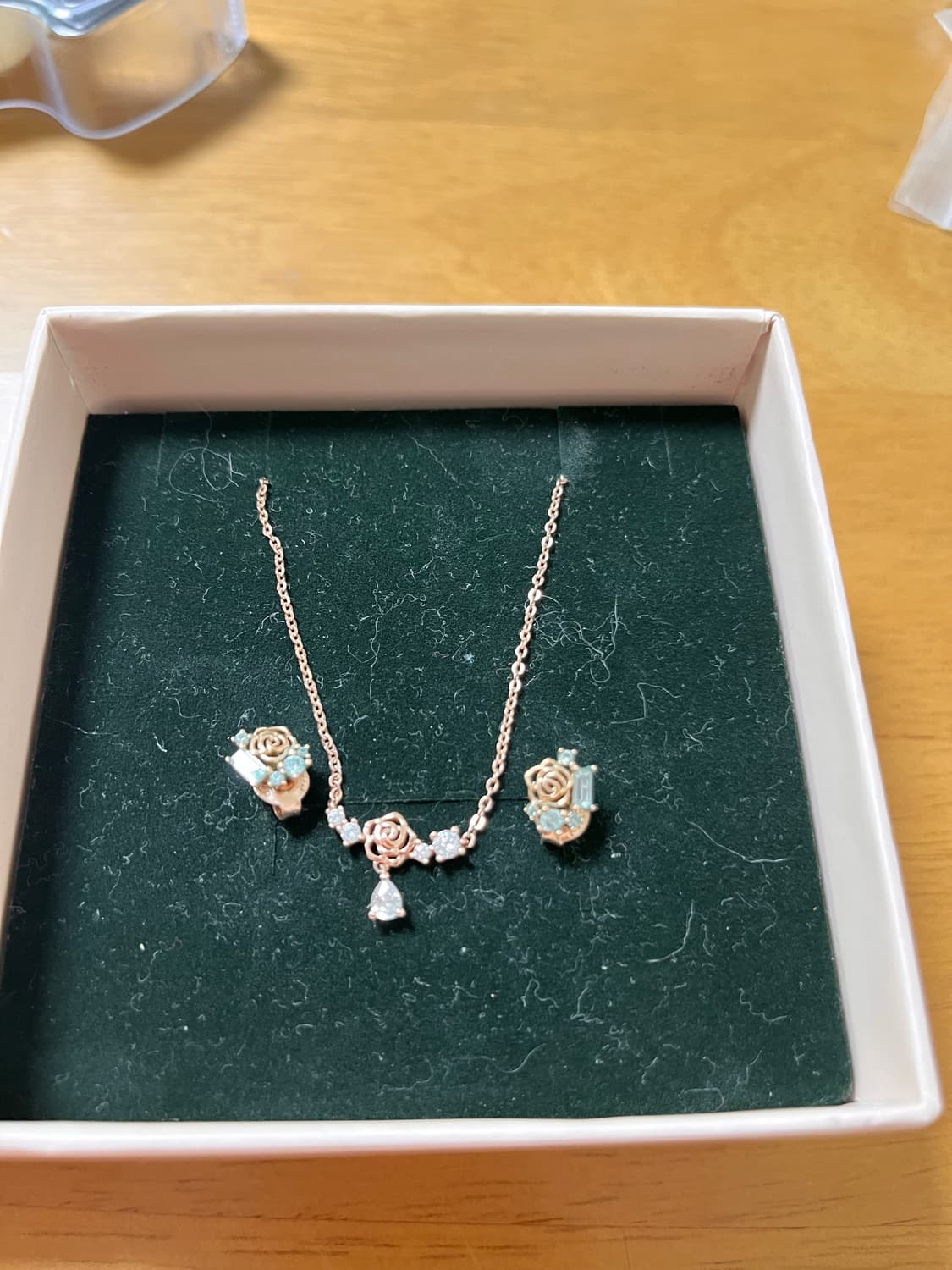 Rosemont 로즈몽 로즈 큐빅 목걸이 & 귀걸이 셋트 상품이미지2