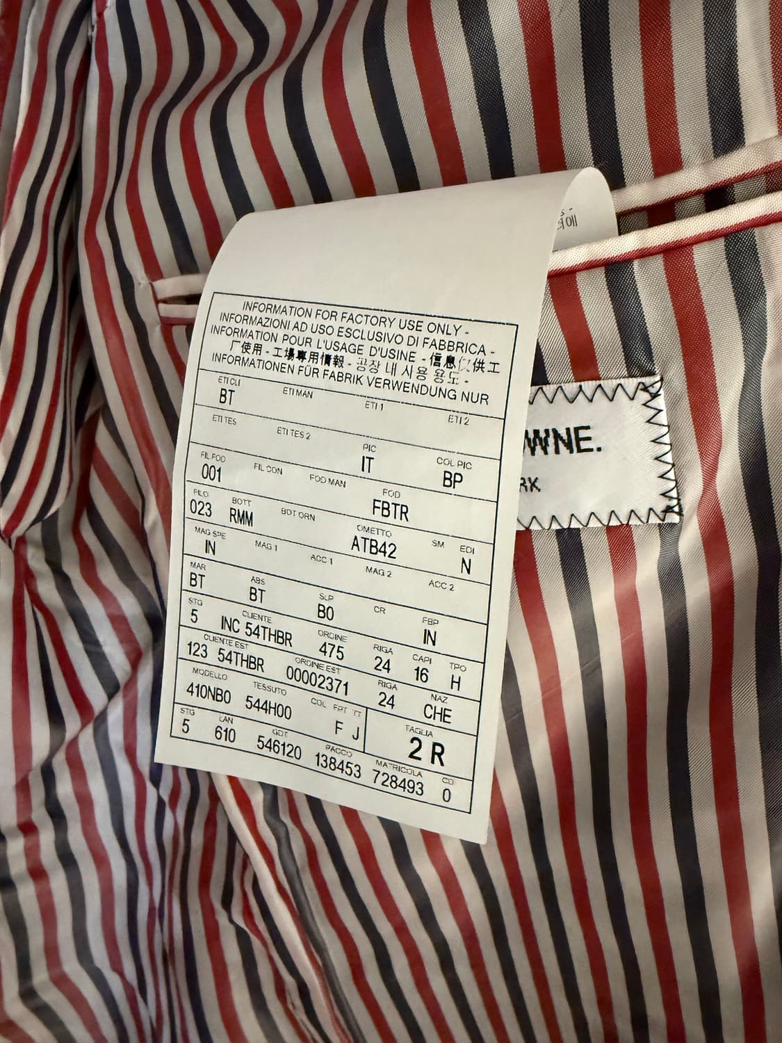 톰브라운 하이 암홀 체스터필드 코트 미디엄 그레이 상품이미지9