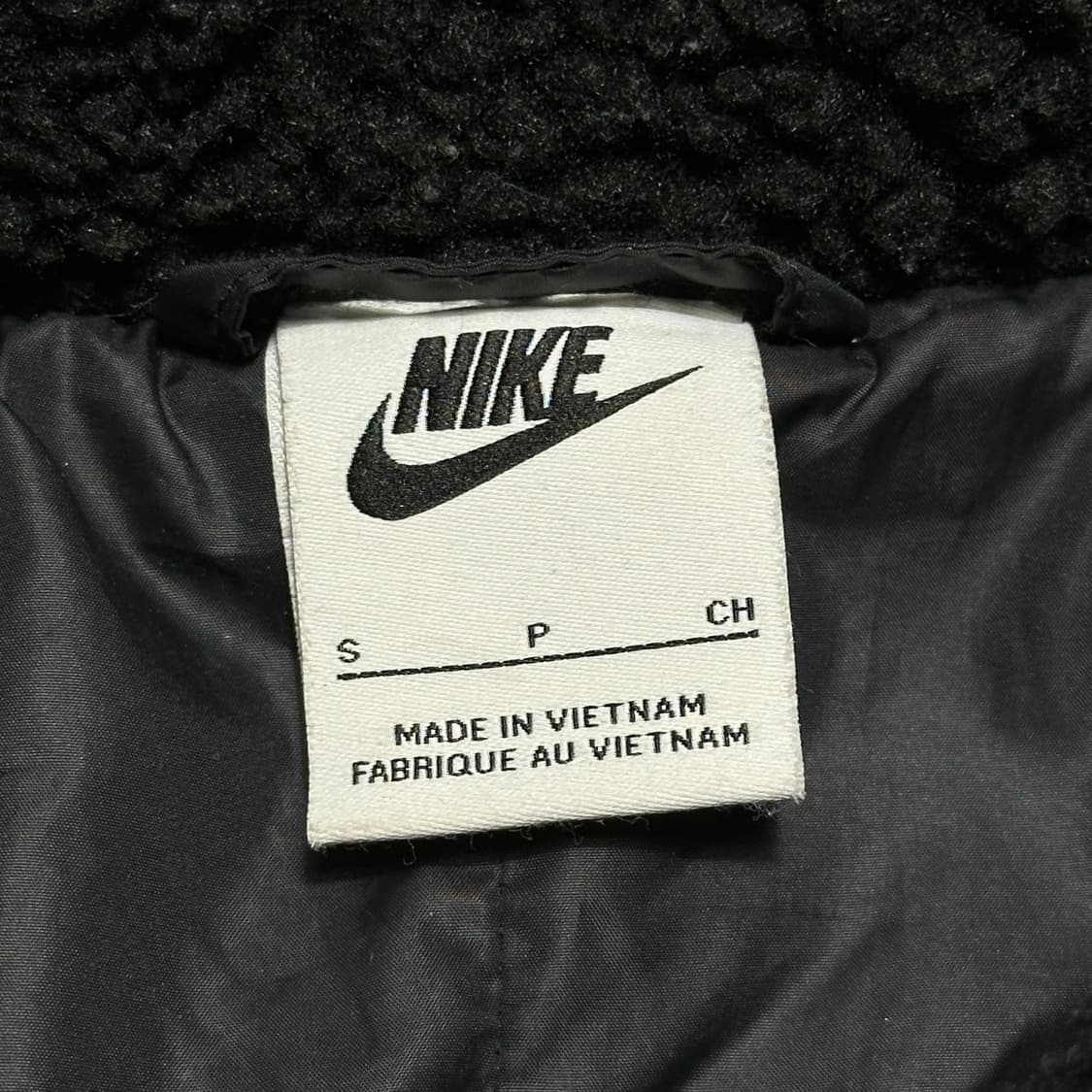 S 나이키 여성용 블랙 뽀글이 롱 코트 상품이미지4
