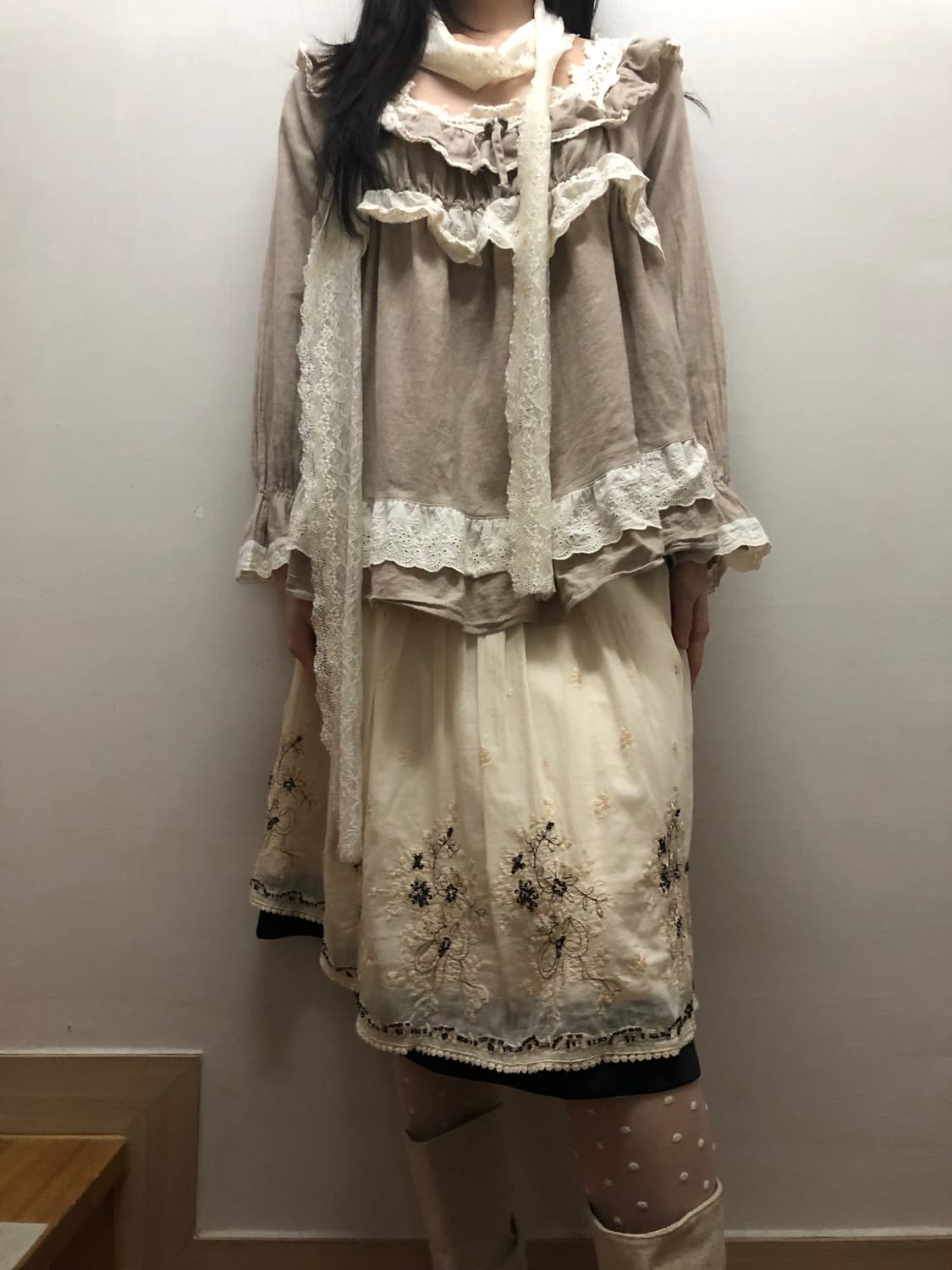 빈티지 베이지 프릴 블라우스 상품이미지4