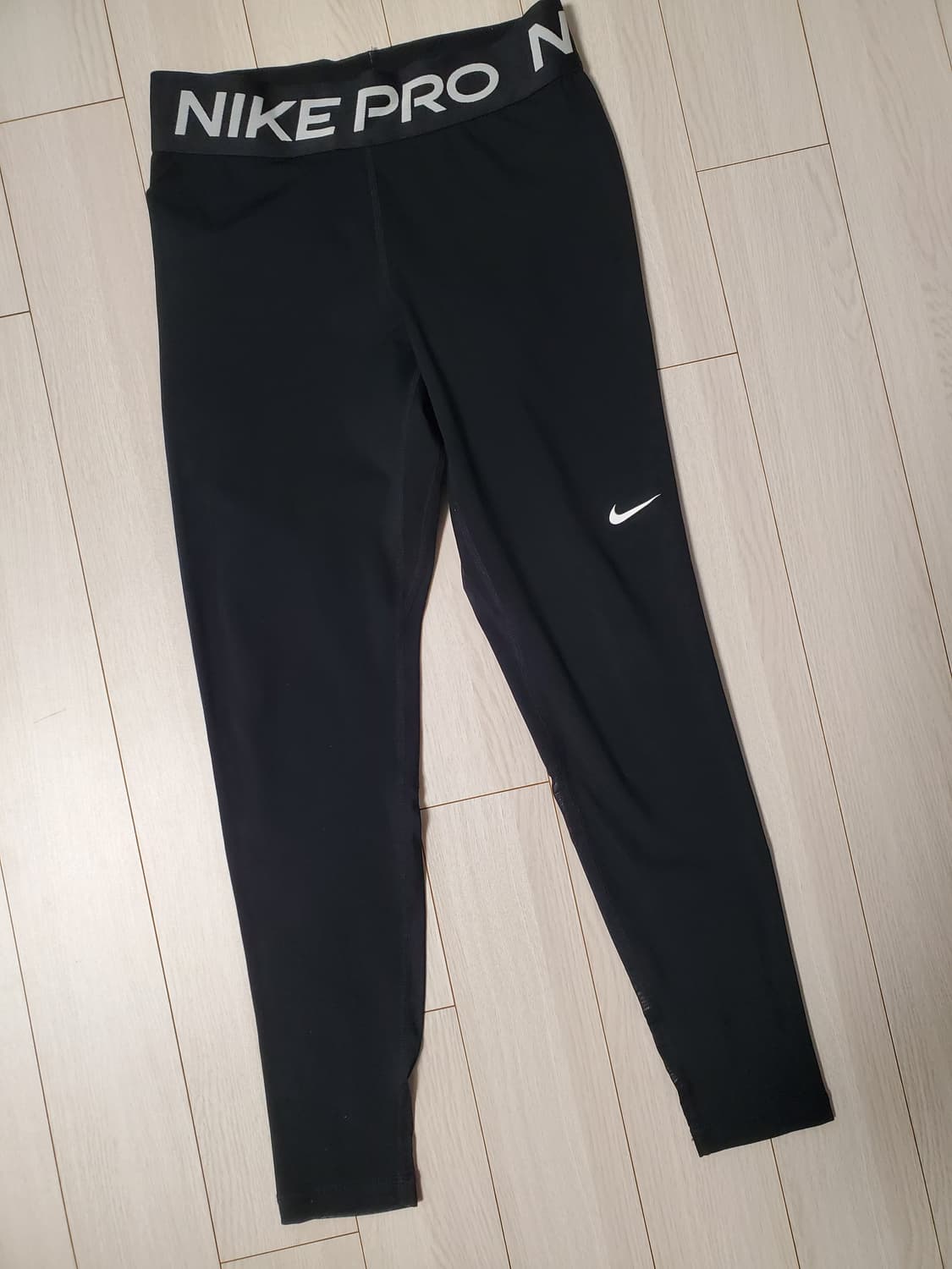 새상품급)나이키 프로 365 타이츠 CZ9780-010 사이즈m

몇번  상품이미지2