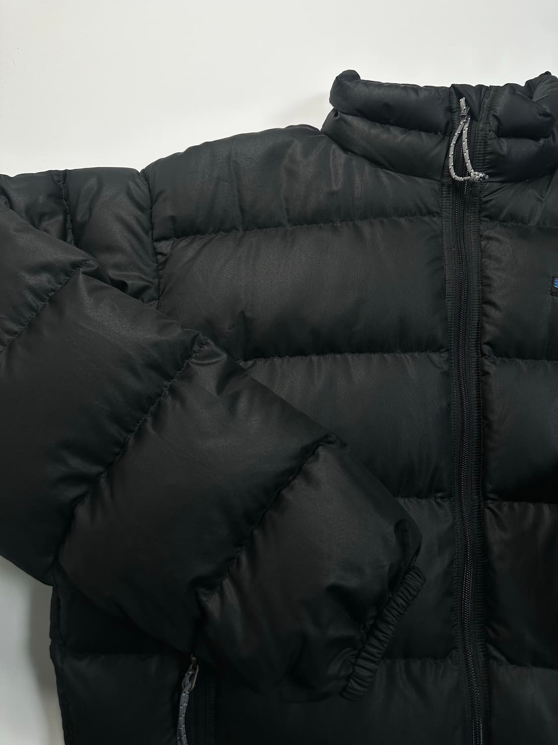 파티고니아 02연도 패커블 블랙 다운 패딩 상품이미지2