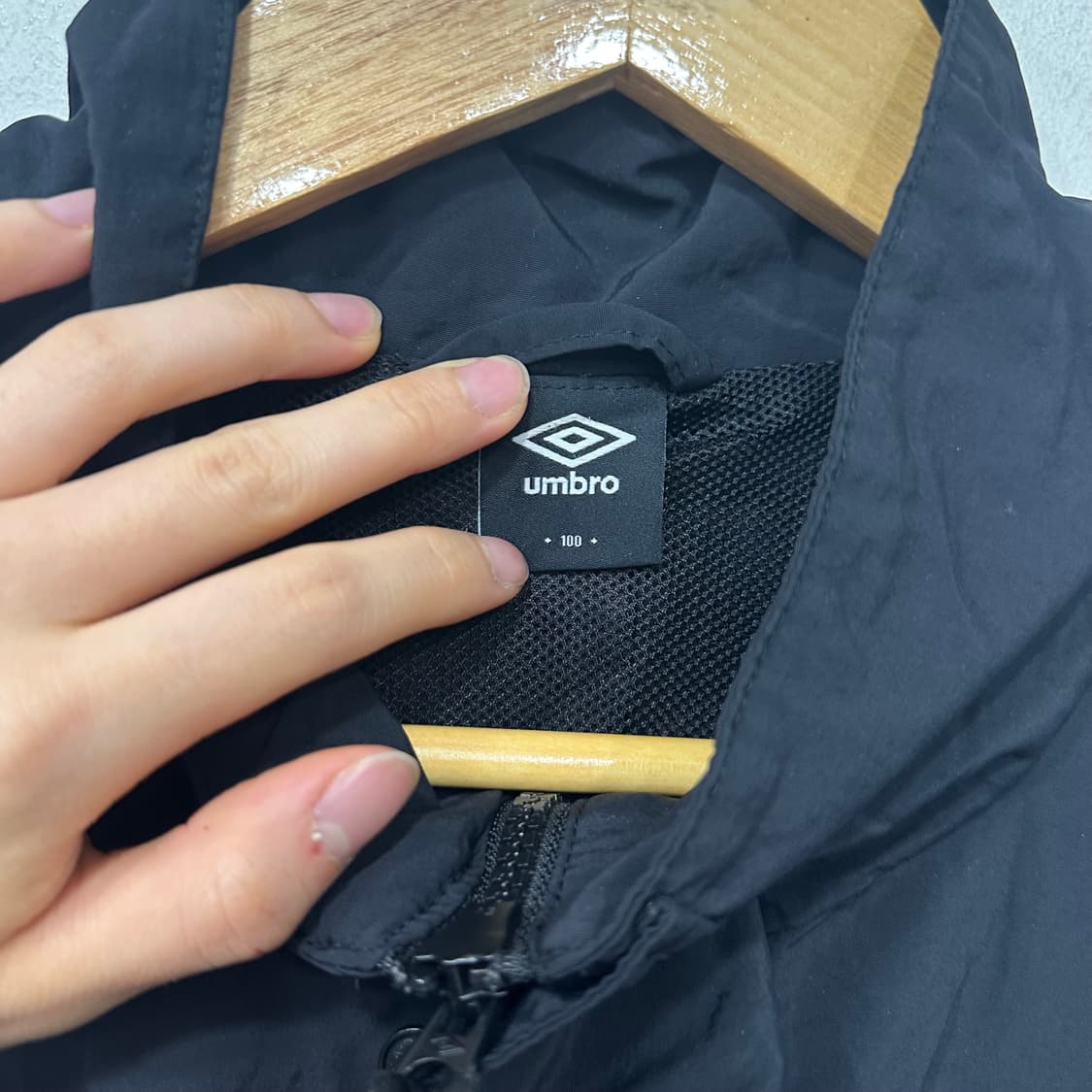 엄브로 반집업 바람막이 상품이미지3