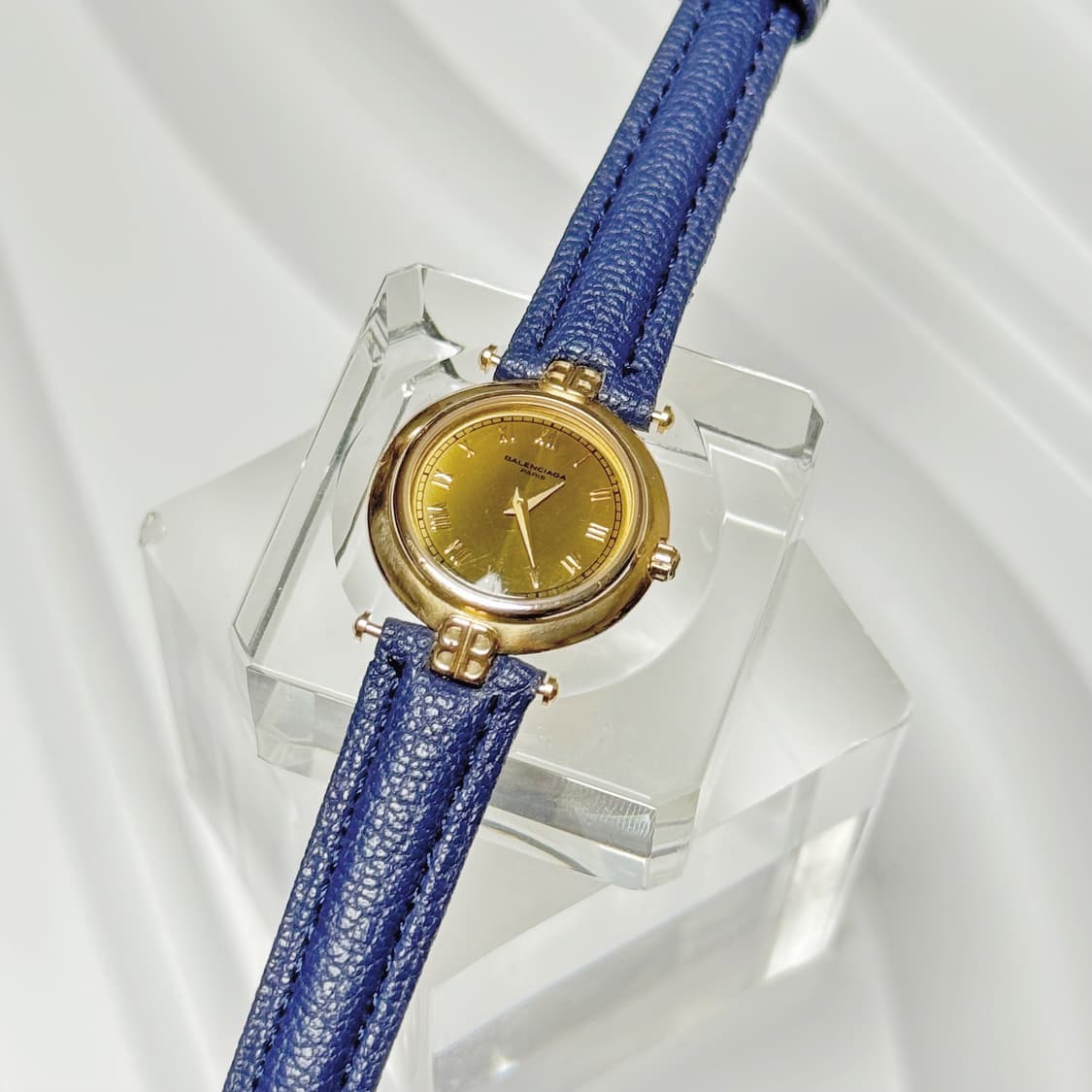 발렌시아가 BB로고 빈티지 라운드골드 워치 상품이미지1