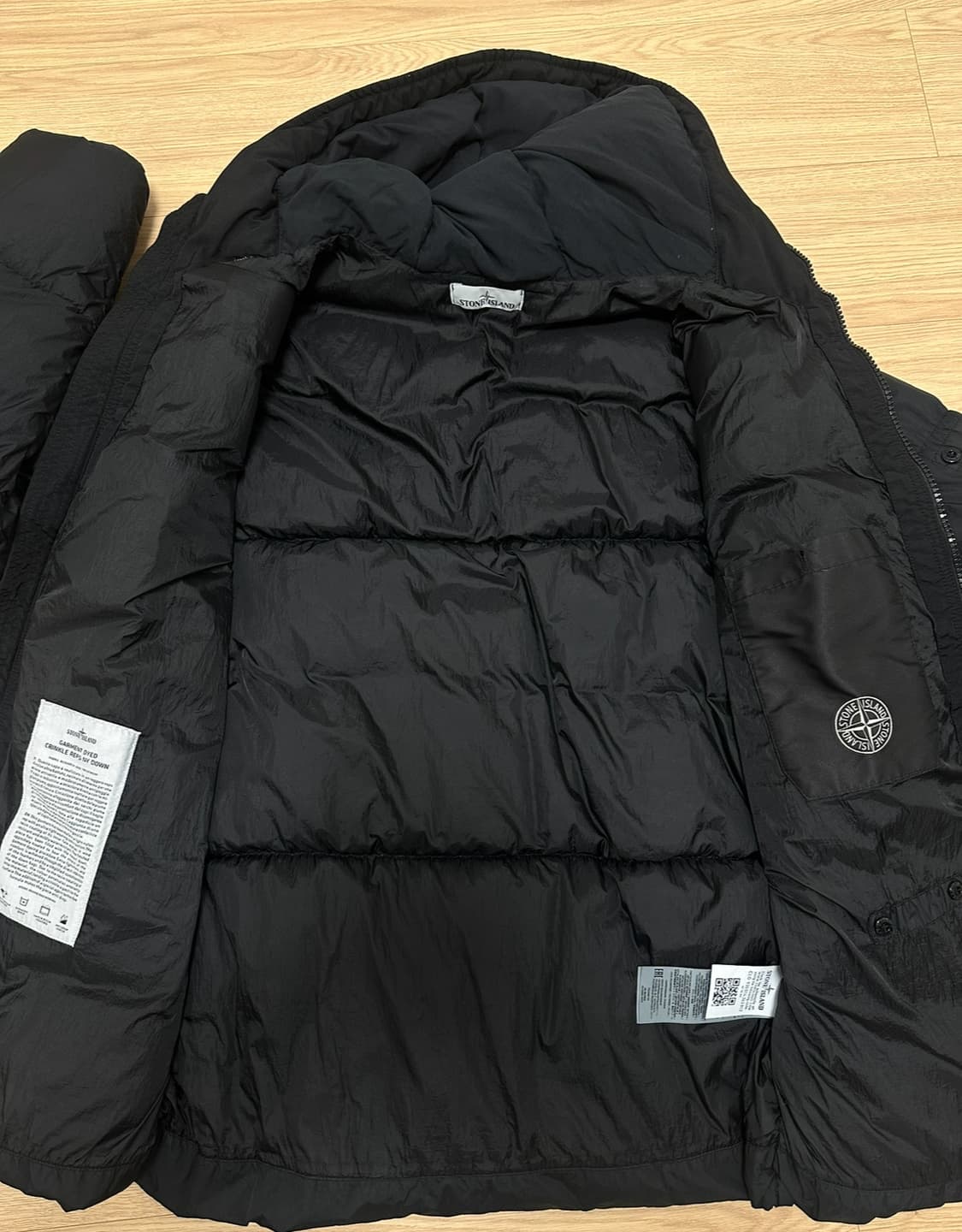 20fw 스톤아일랜드 크링클랩스 패딩 XL(블랙) 상품이미지3