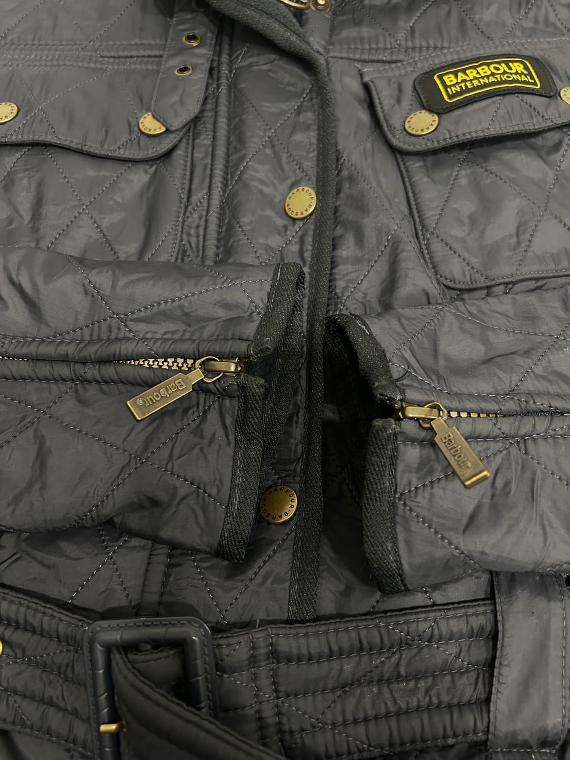 바버 인터내셔널 퀼팅 벨티드 자켓 네이비 여성 85 상품이미지6