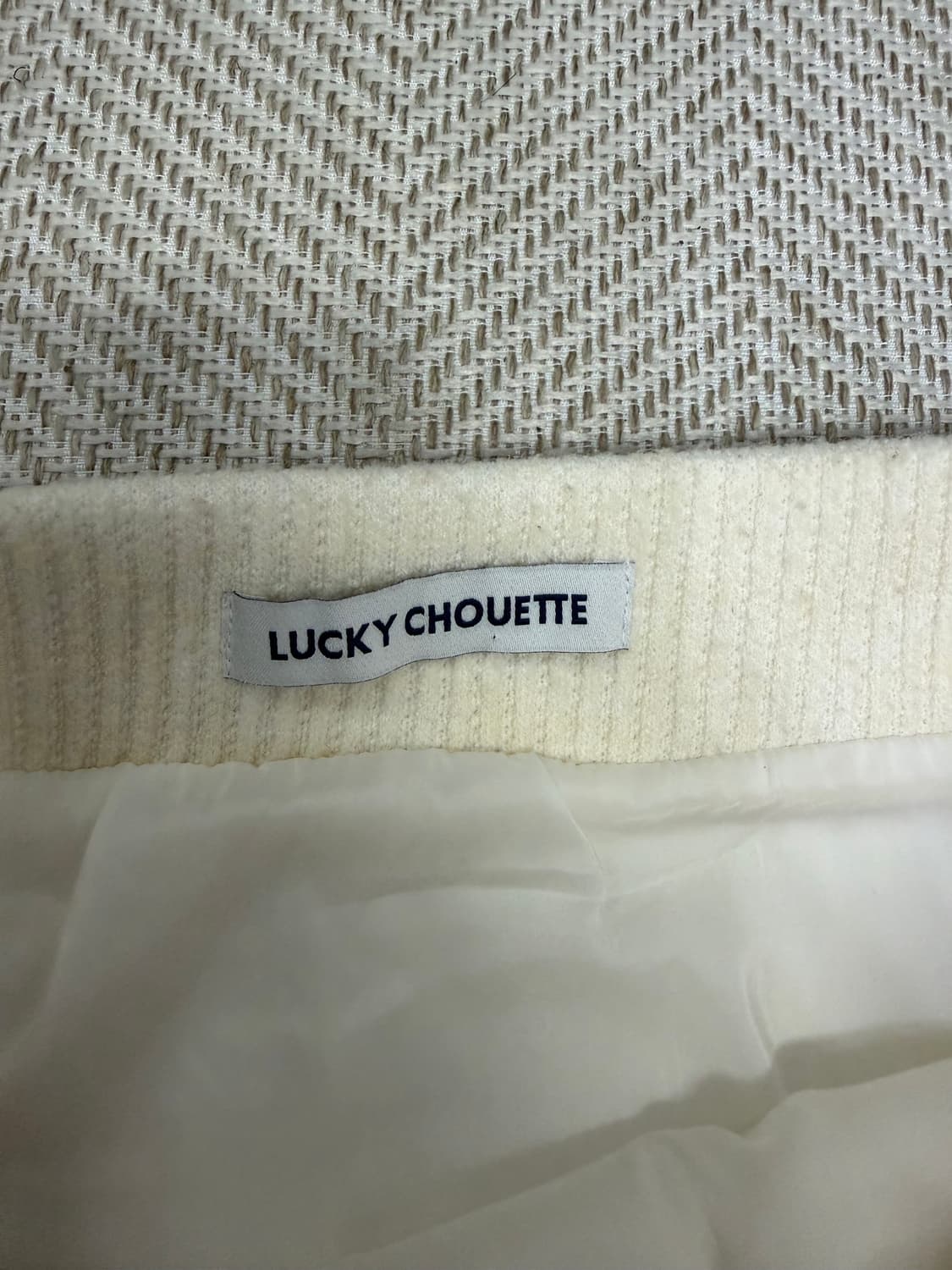 정품) 럭키슈에뜨  배색 사이드지퍼 니트 스커트 38 상품이미지6