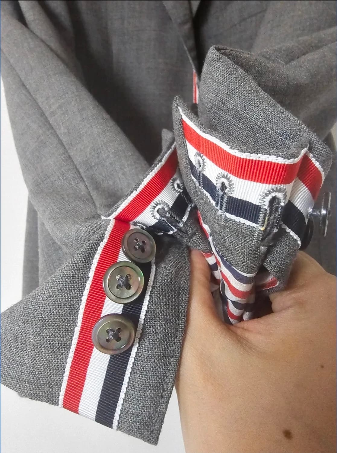 톰브라운 삼선 미드그레이 자켓(2/S급/정품) 상품이미지6