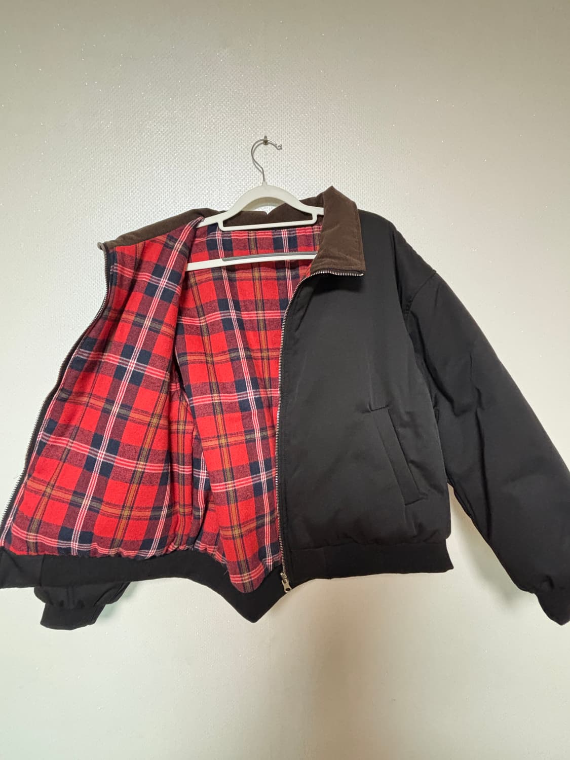 (핀던)체크 배색크롭 점퍼 블랙 판매 상품이미지2