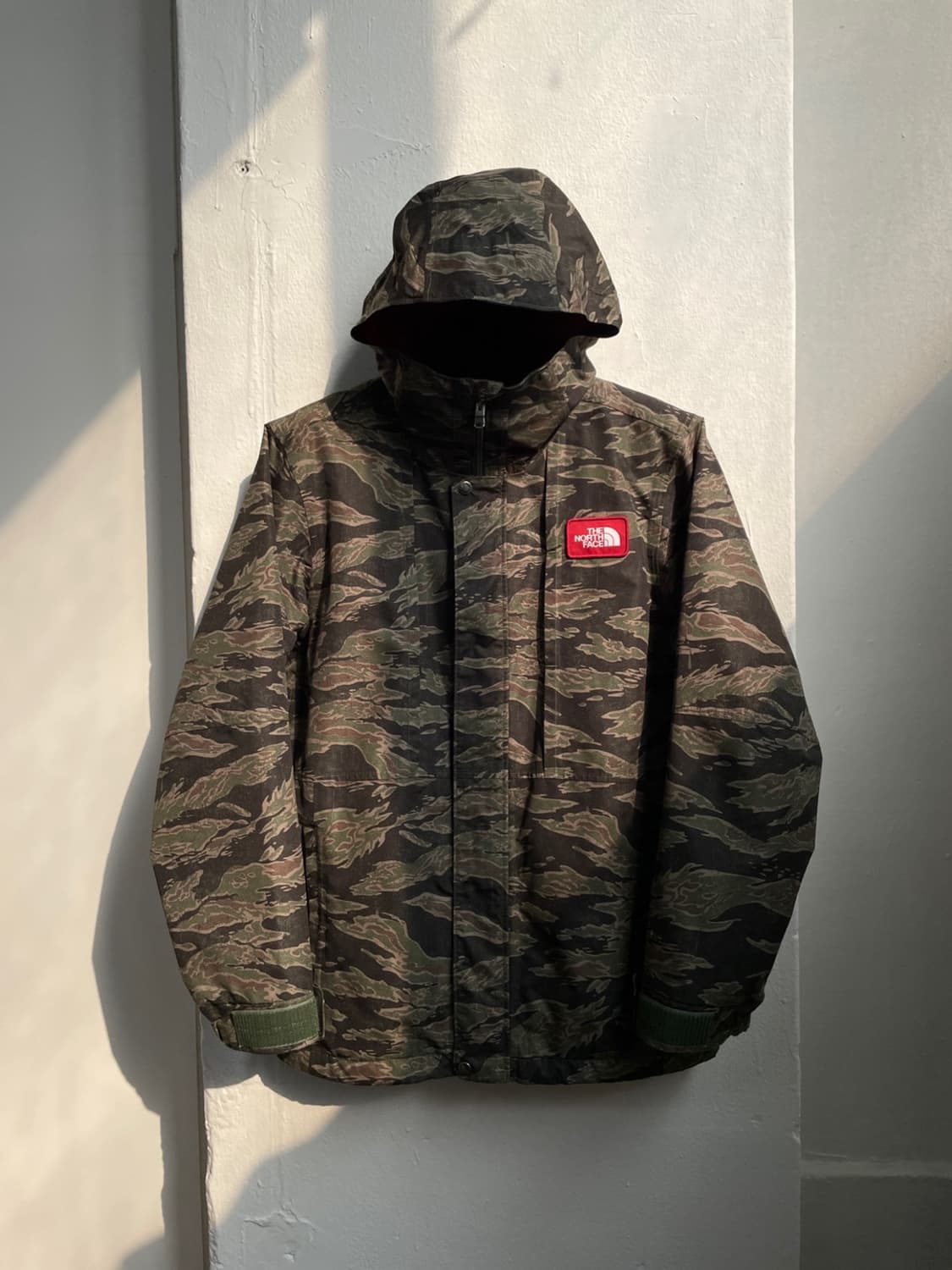 노스페이스 타이거 카모 하이벤트 바람막이  상품이미지1