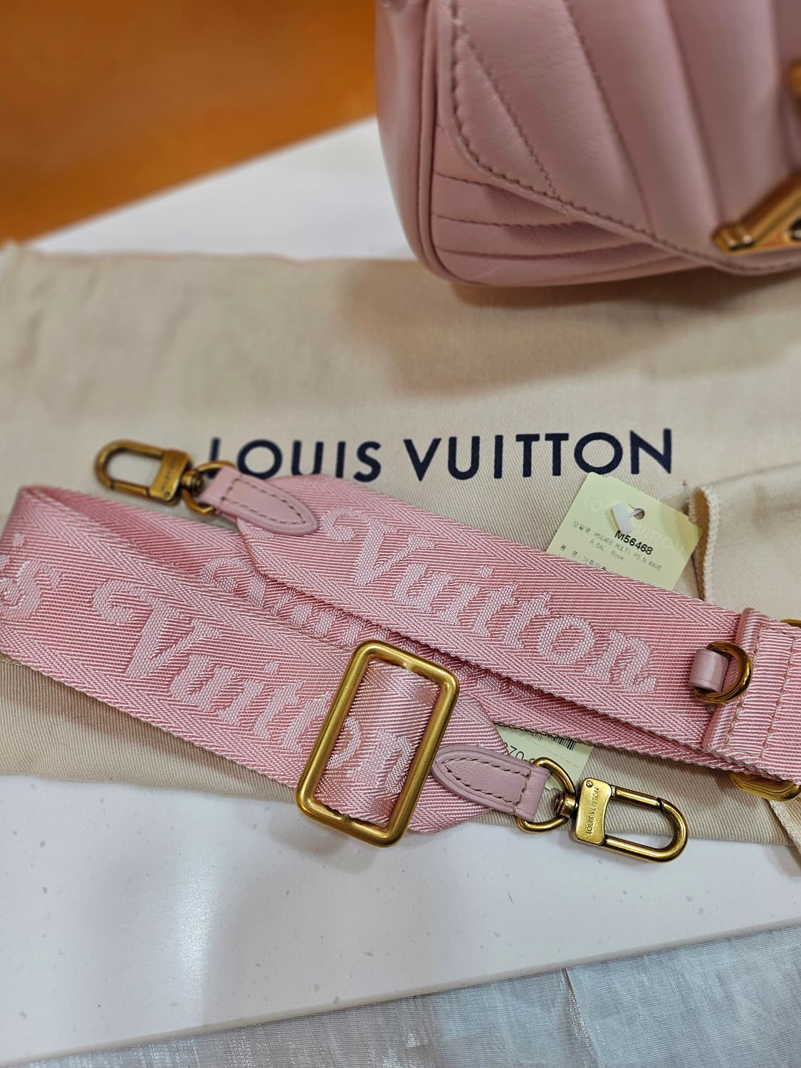 루이비통 뉴웨이브 멀티포쉐트 로즈발레린 상품이미지7