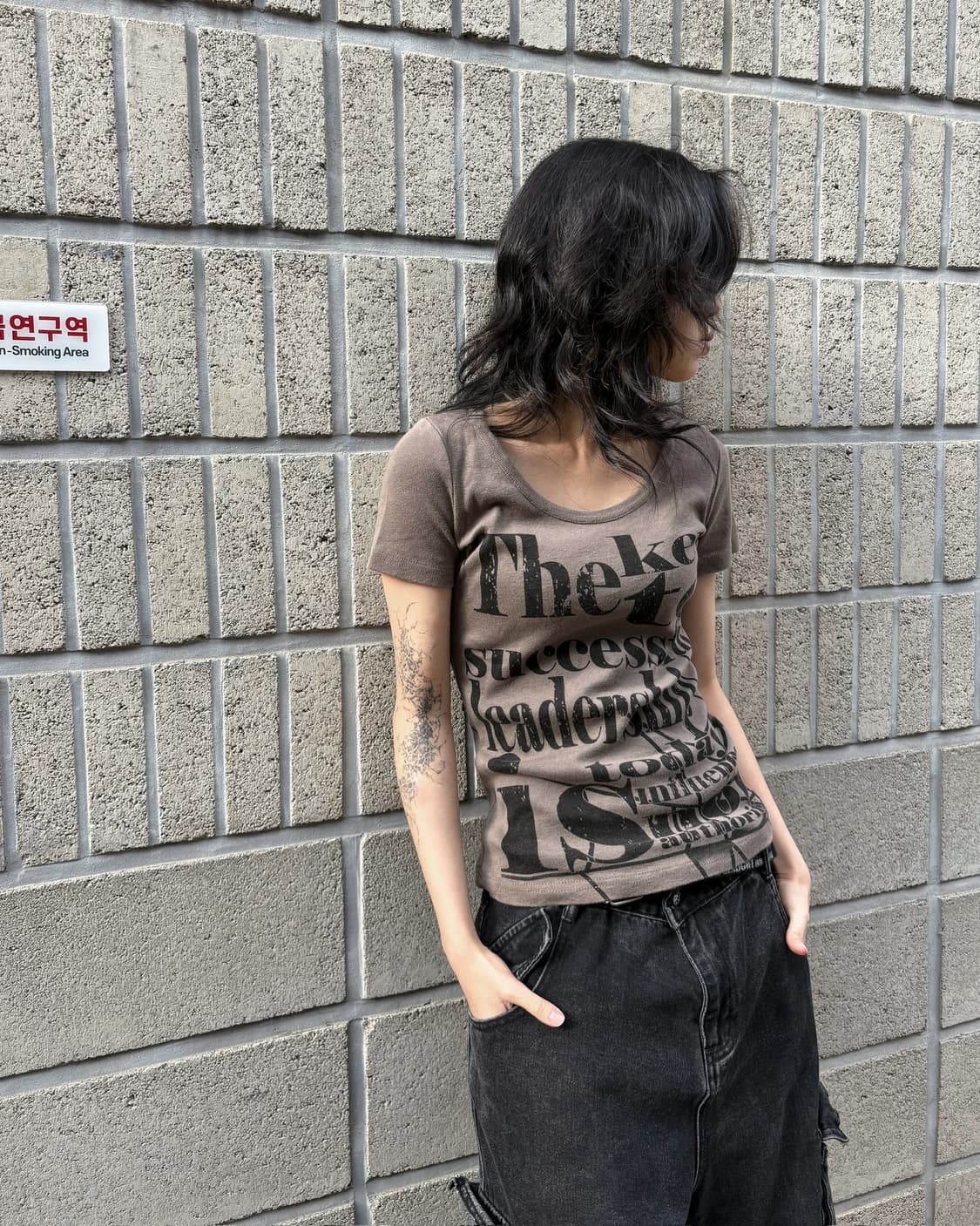 MKR 백 디테일 슬림 탑 상품이미지1