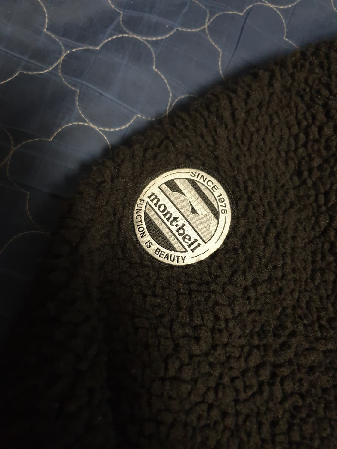 몽벨 스몰로고 양털 쉐르파 플리스 집업자켓 블랙 (105) 상품이미지3