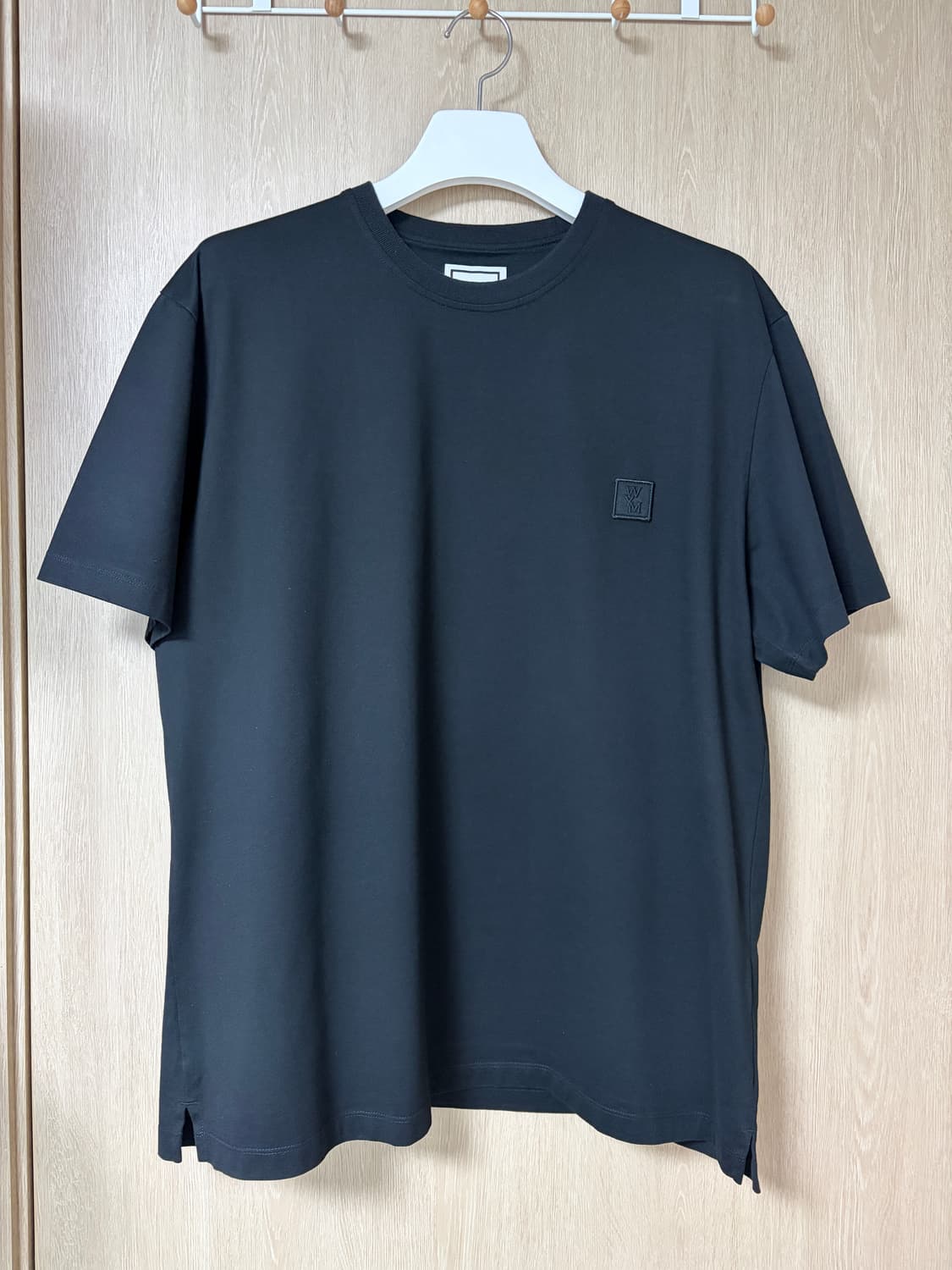 우영미/ 플라워 프린트 백로고 티셔츠 블랙/ 52 상품이미지3