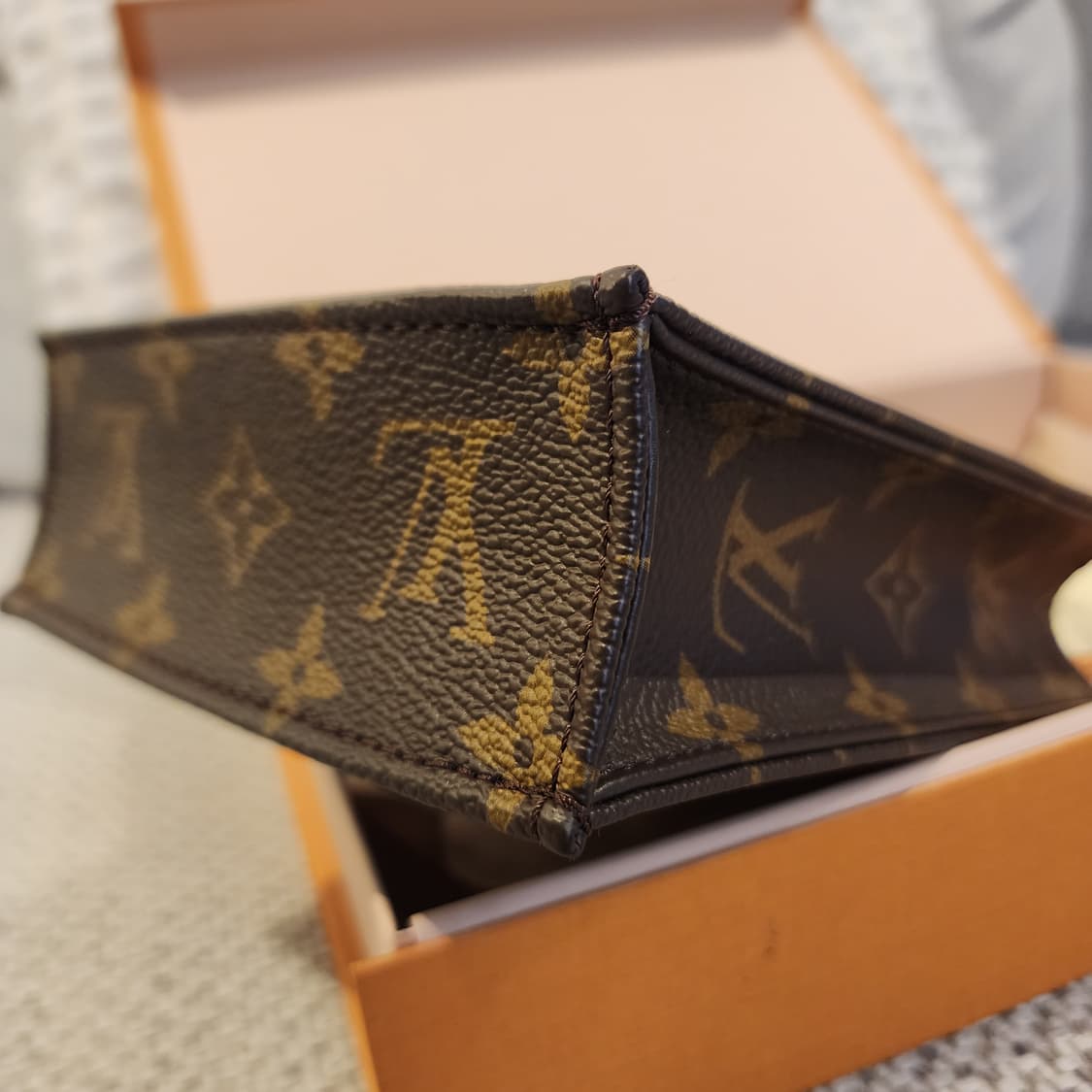 초민트급 22년12월 루이비통 쁘띠 삭플라 모노그램 미니 크로스백 상품이미지7