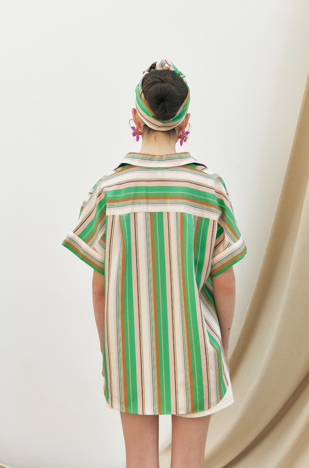 [새상품]KUME 쿠메 오버사이즈 롤업 하프슬리브 셔츠 멀티스트라이프 상품이미지2