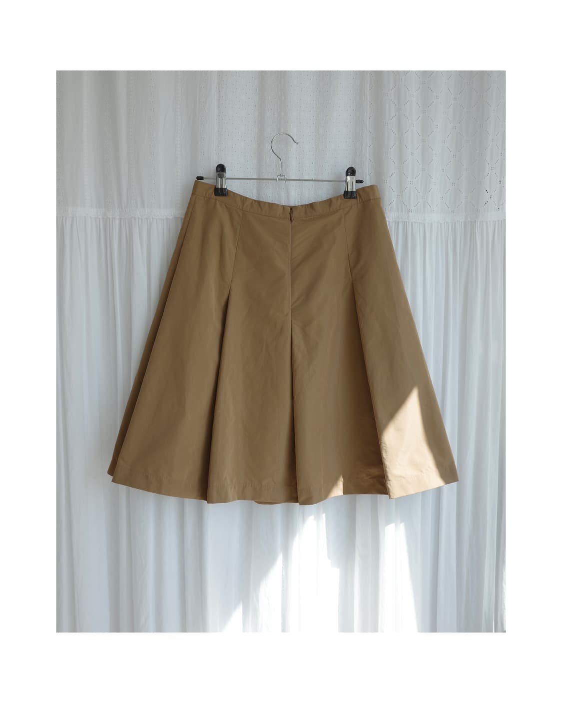 Camel pintuck skirt 상품이미지1