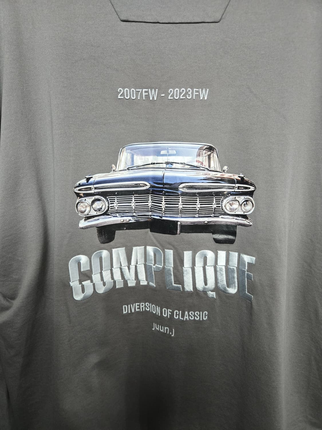 Juun.J 클래식 자동차 프린팅 맨투맨 오버사이즈 티셔츠  상품이미지3