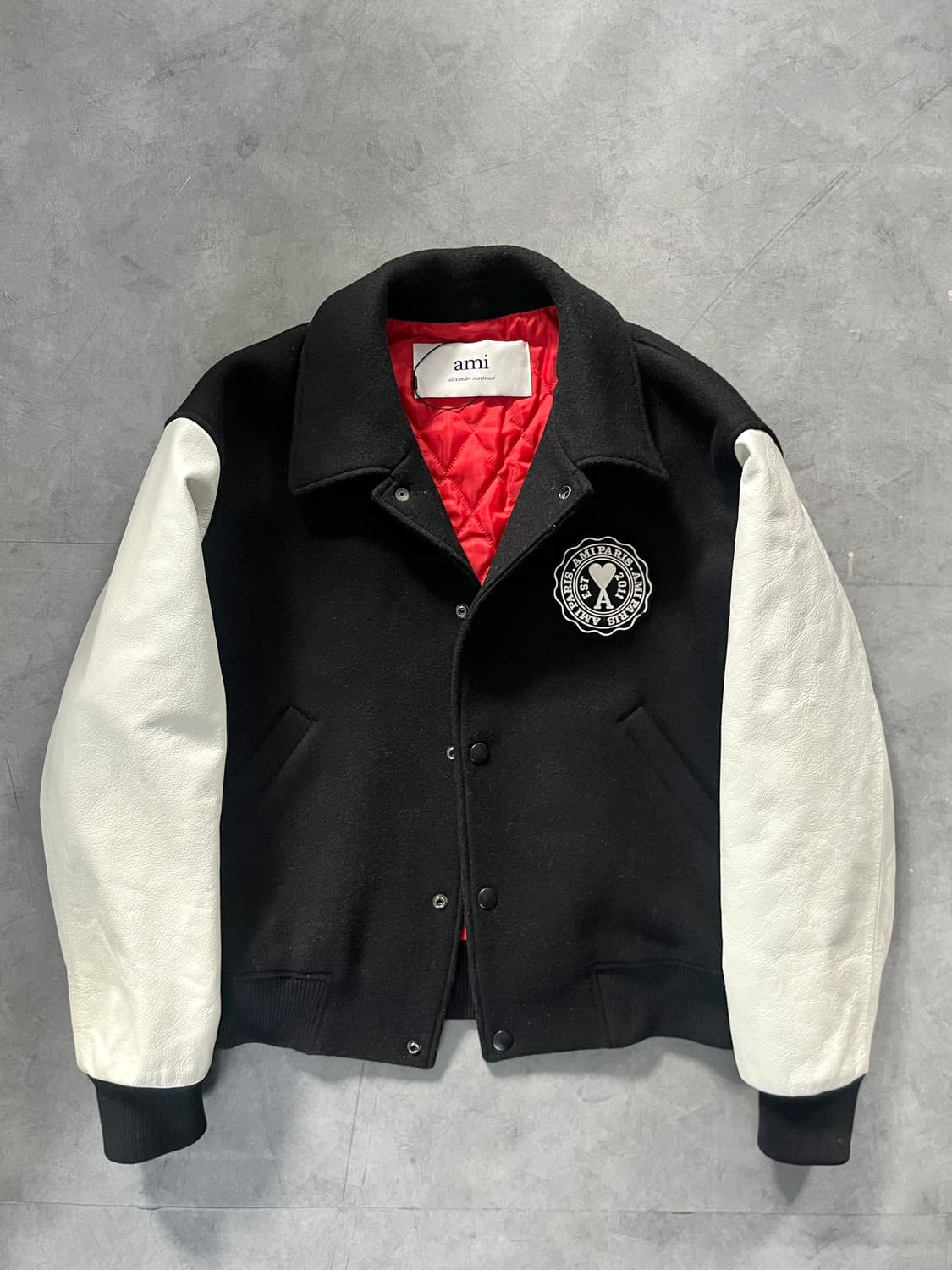 AMI 아미 파리 드 쾨르 패치 테디 보머 바시티 자켓 상품이미지4