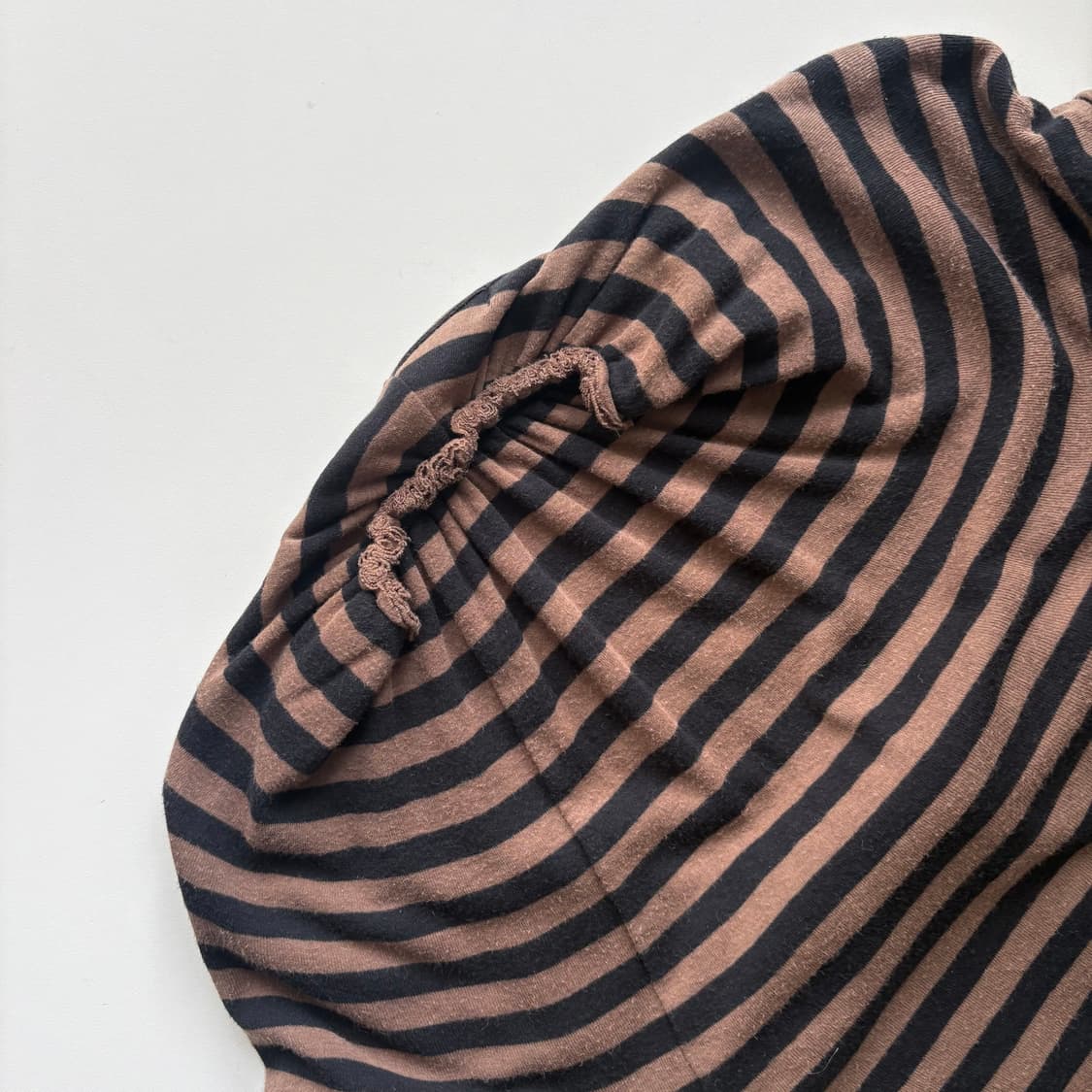 준야와타나베 아방가르드 셔링 스트라이프 티셔츠 상품이미지9