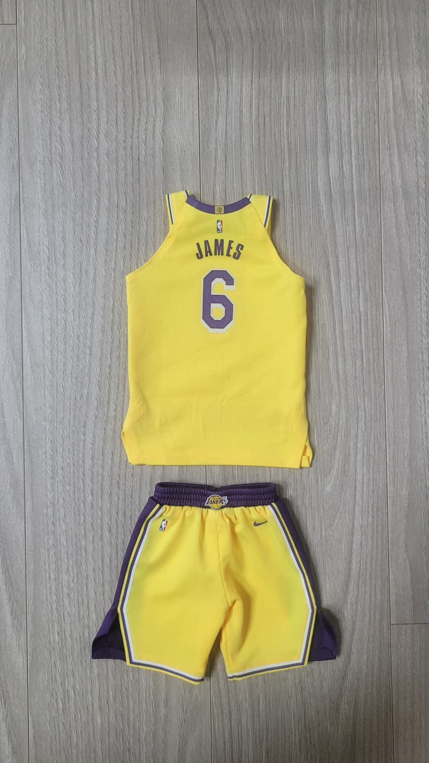 Lebron James 1/6 'LA Lakers Away Jersey' 상품이미지3