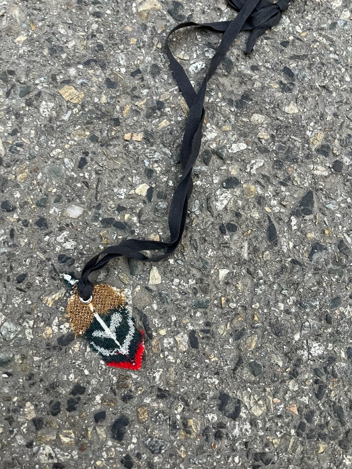 언더커버 아카이브 니트 패브릭 페더 목걸이 상품이미지4