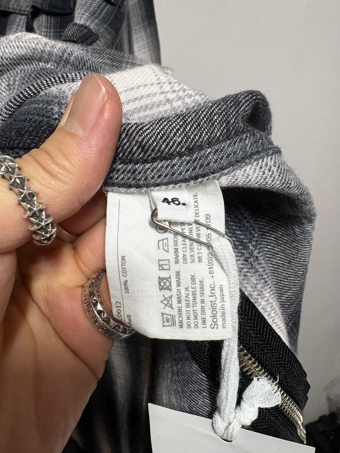 [46] 솔로이스트 오버사이즈 백지퍼 본디지 옴브레 셔츠 블랙 상품이미지4