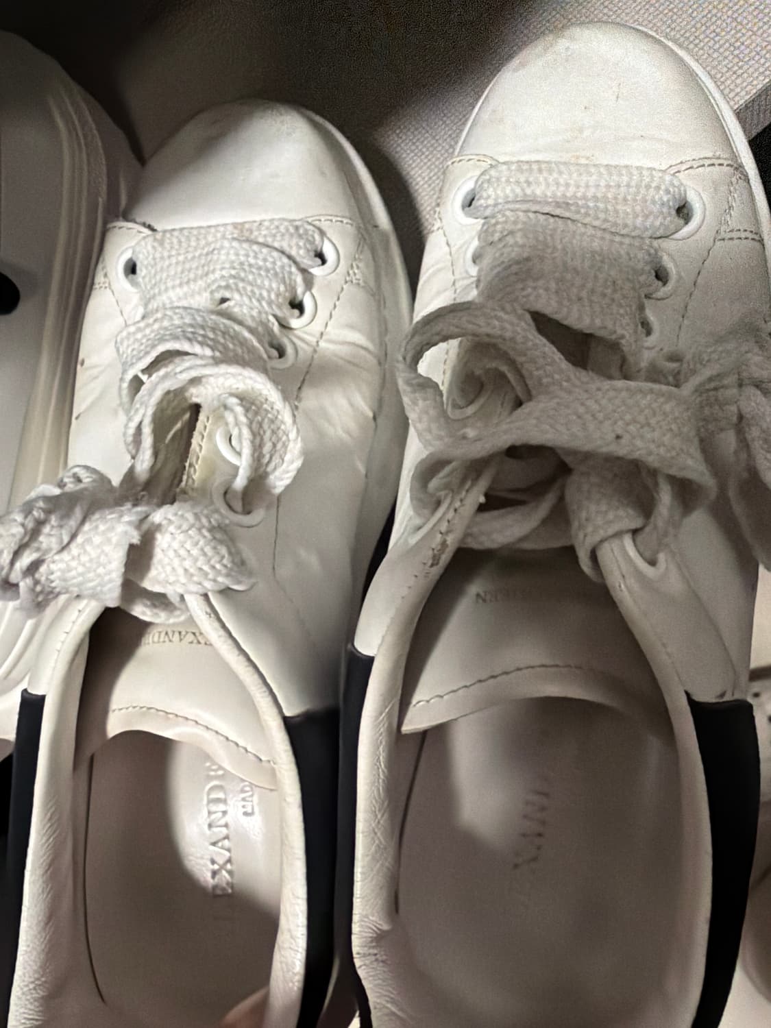 맥퀸 운동화 상품이미지2