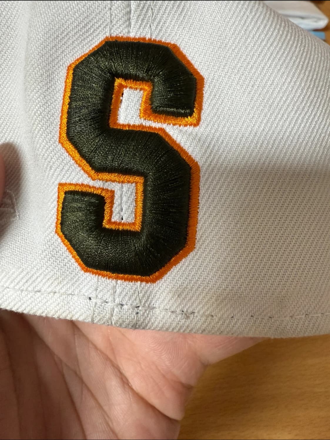 슈프림 멀티 S 로고 뉴에라 화이트 25SS  상품이미지4