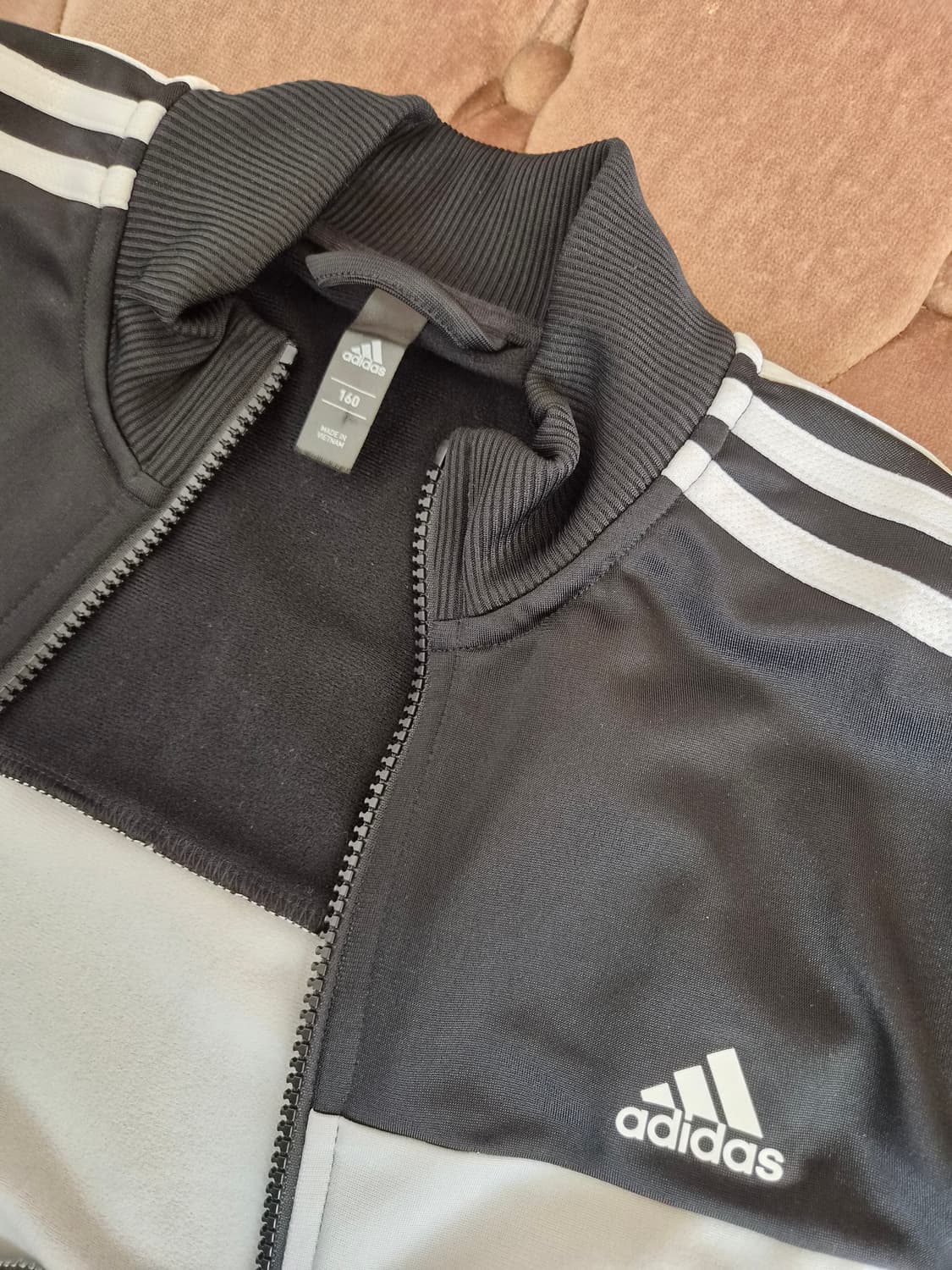 아디다스 키즈(여성가능) 블랙삼선트랙탑 160사이즈 상품이미지6