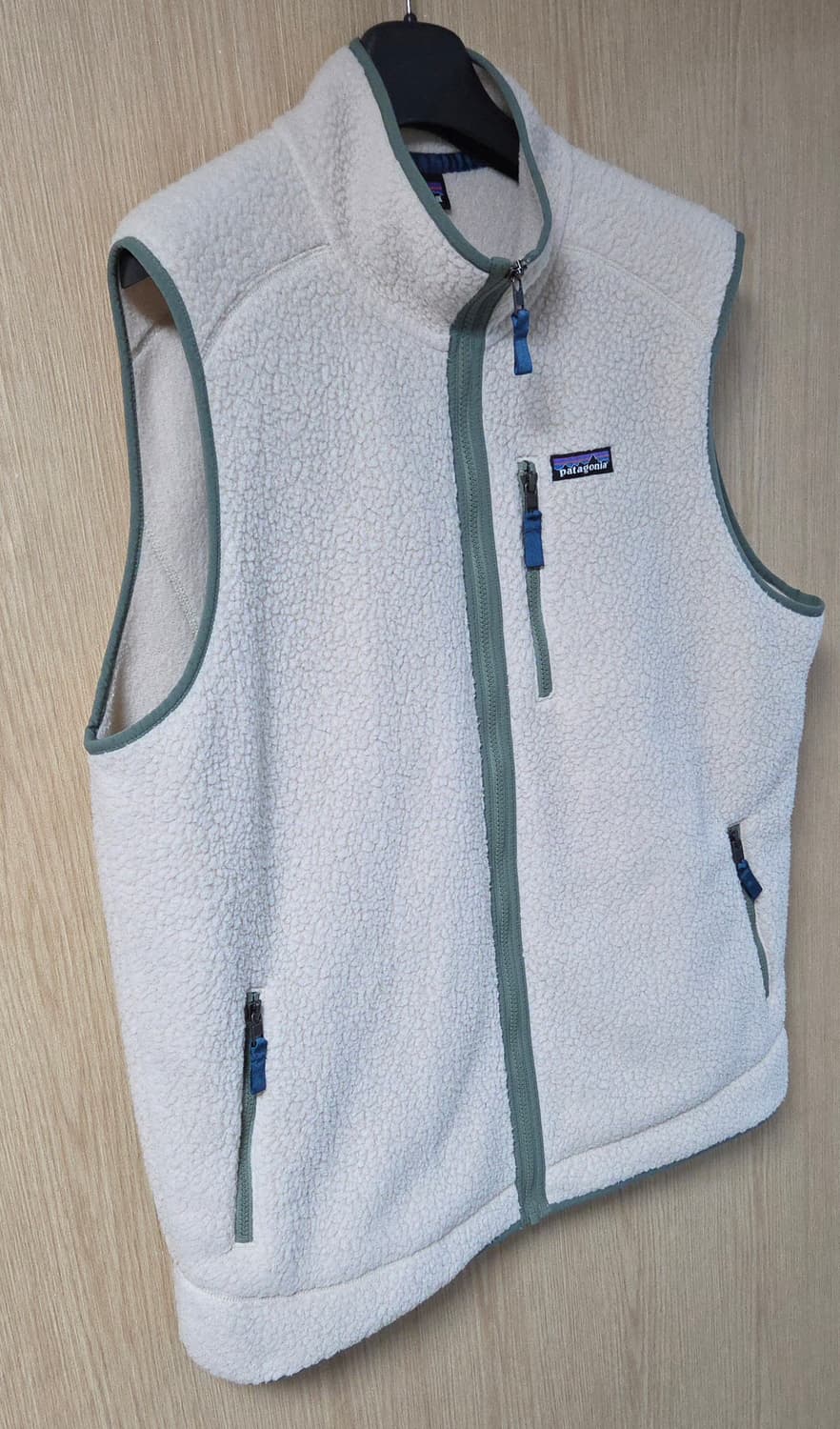 (착샷) 파타고니아 레트로 베스트 다크 네추럴 조끼 상품이미지2