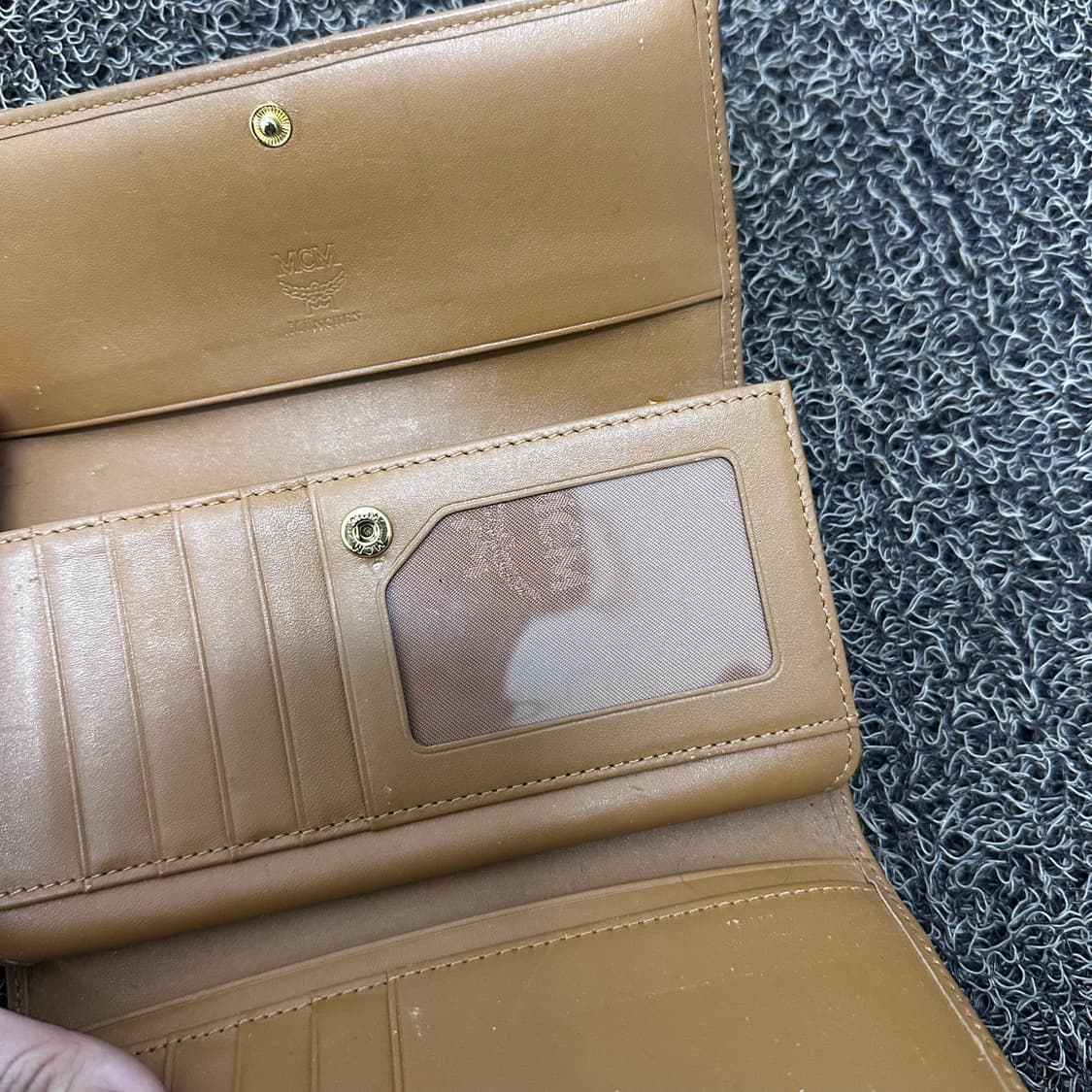 MCM 엠씨엠 여성 비세토스 장지갑 상품이미지4