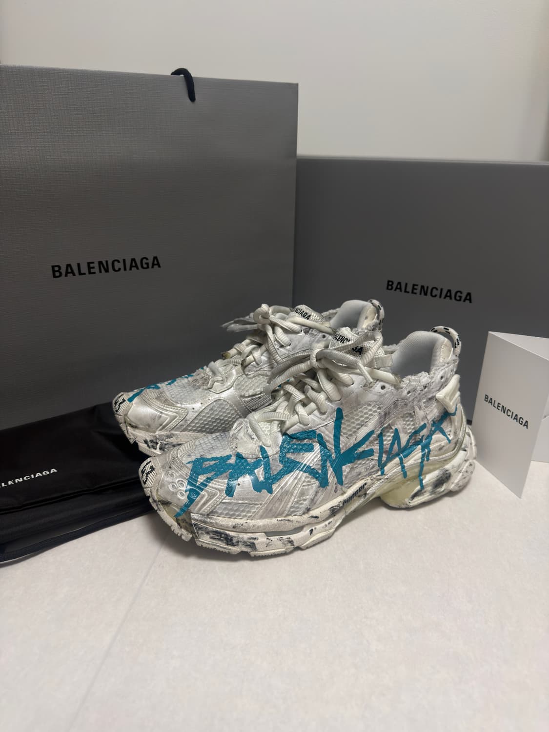 [10분 착용, 43] 발렌시아가 러너 그래피티 스니커즈 화이트 블루 상품이미지1