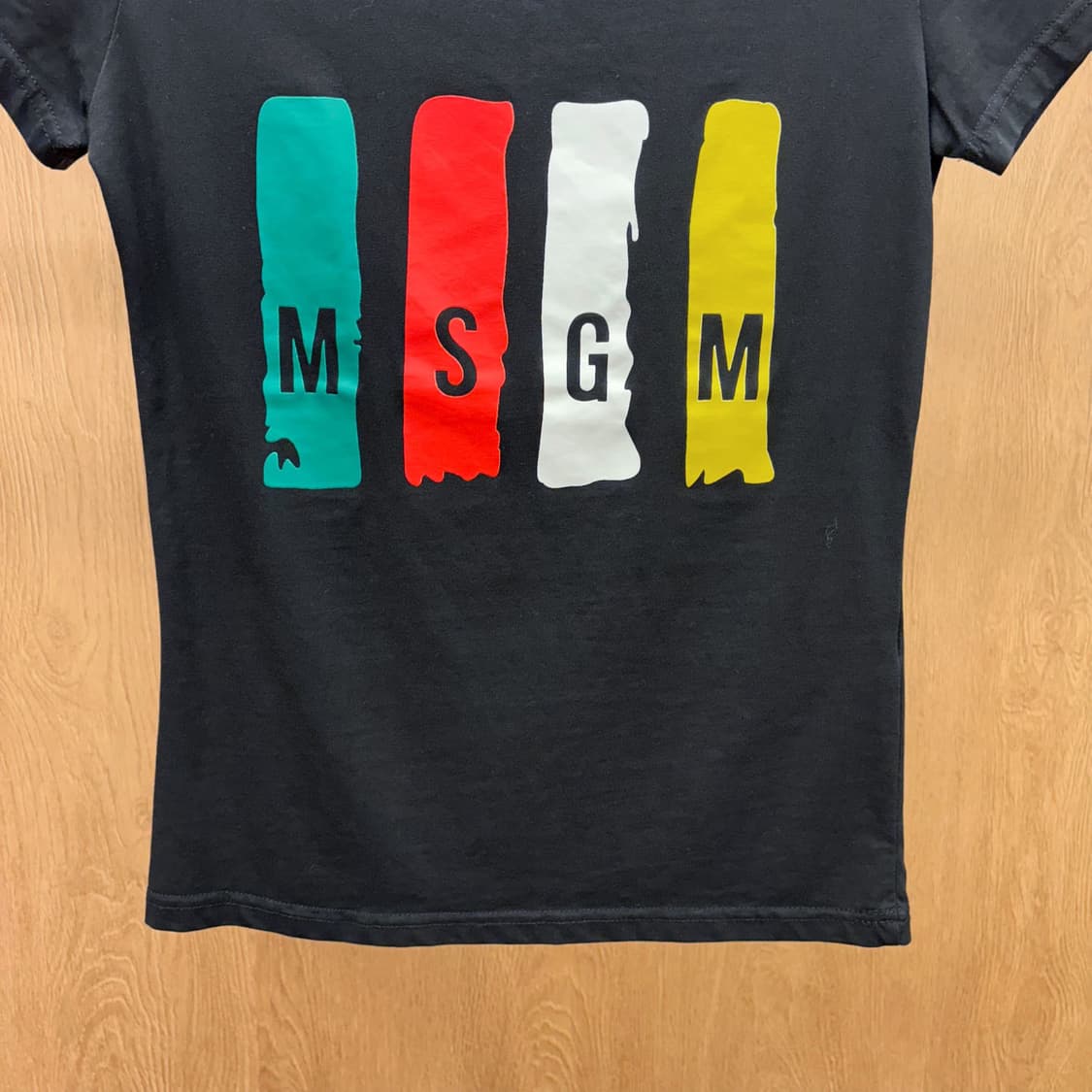 MSGM 라운드넥 반팔 티셔츠 브러시 스트로크 로고 프린팅 디테일 블랙 상품이미지5