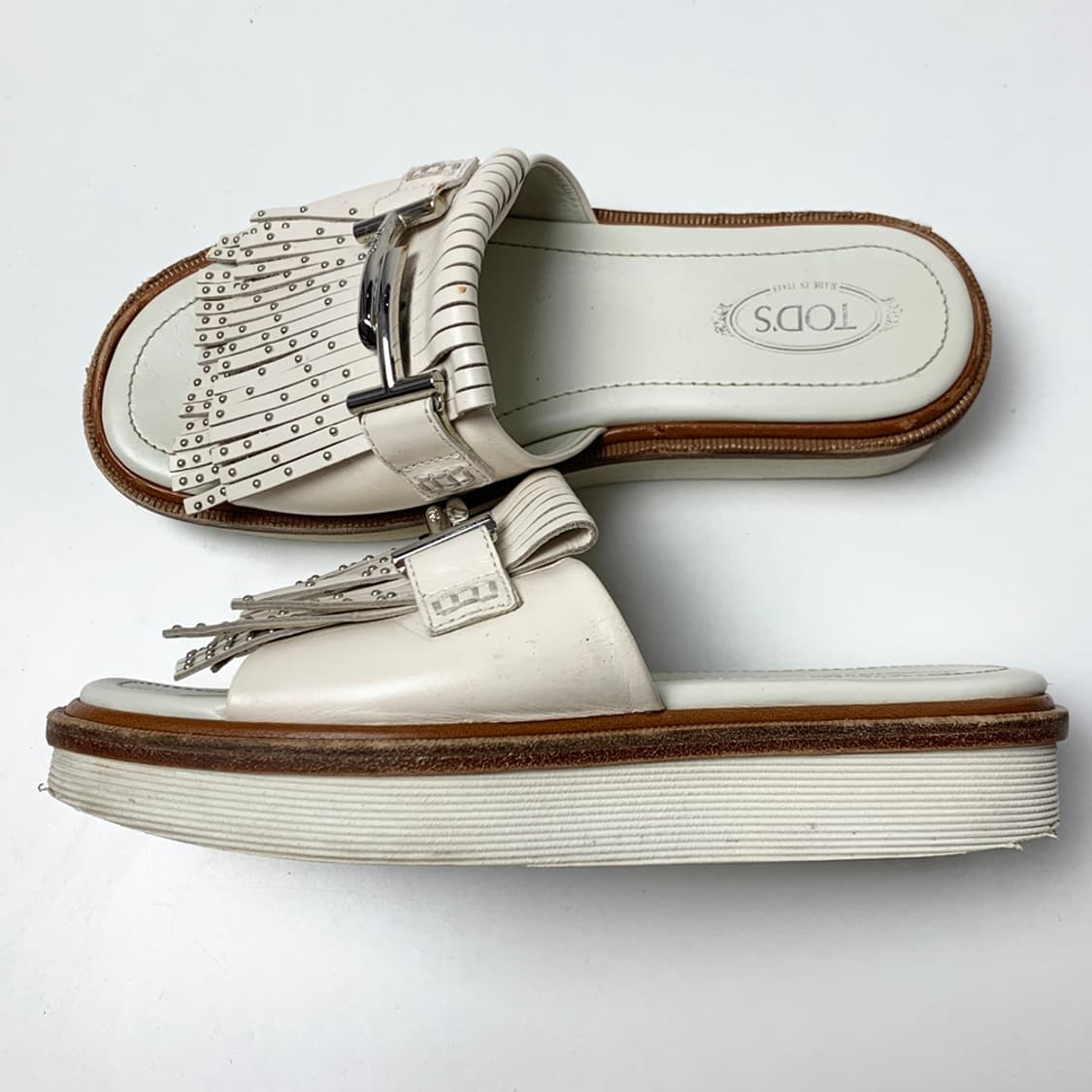 [230/정품] TODS 토즈 더블티 스터드 여성 샌들 상품이미지1