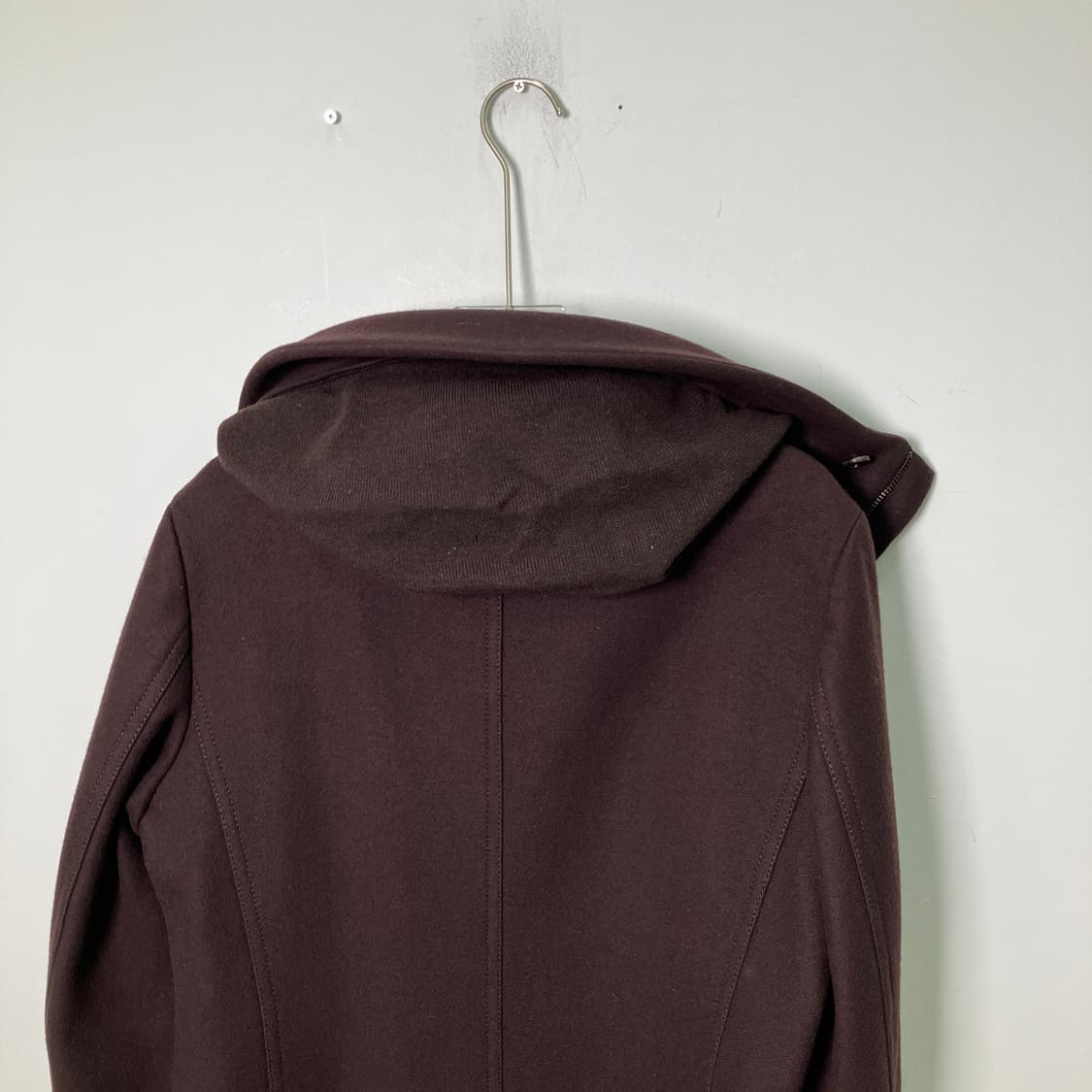 우영미 브라운 하이넥 코트 상품이미지6