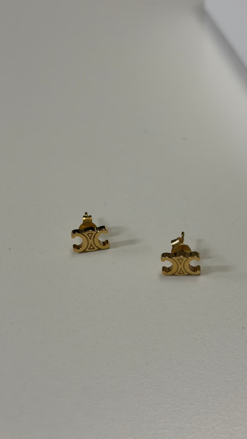 셀린느 트리옹프 귀걸이  상품이미지1