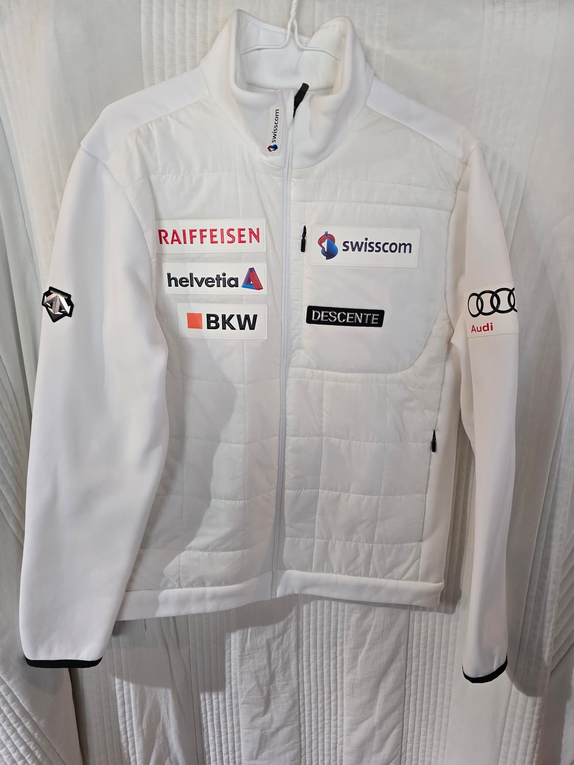 데상트 아우디 스위스 스폰서 자켓 화이트 상품이미지2