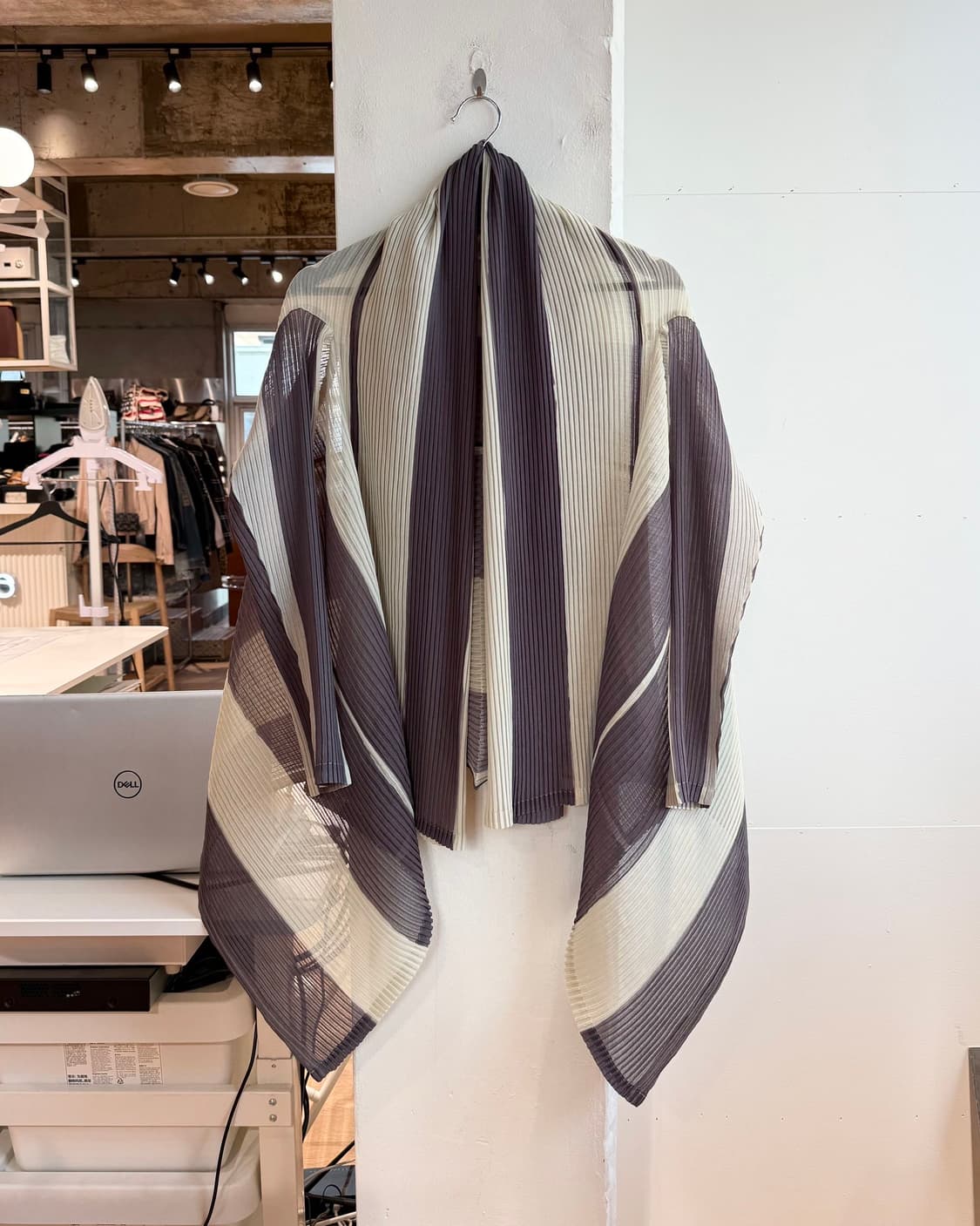 이세이미야케 차콜 옐로우 스트라이프 링컬 자켓  상품이미지2