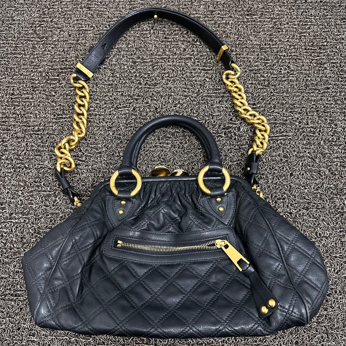 마크제이콥스 퀼팅 체인 여성 숄더백 토트백 블랙 상품이미지5