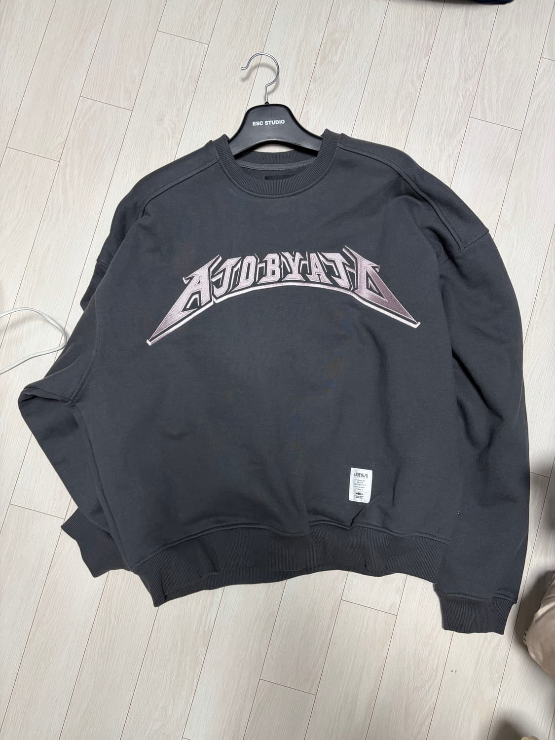 AJOBYAJO 아조바이아조 맨투맨 L 다크그레이 상품이미지1