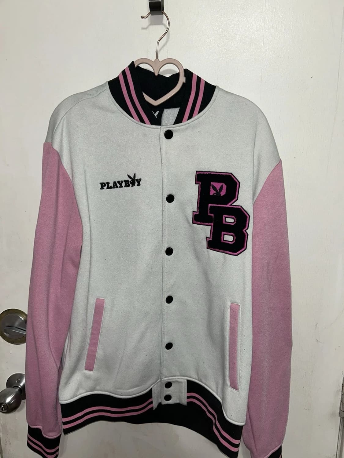 플레이보이 53 바시티 자켓 화이트 핑크 상품이미지1