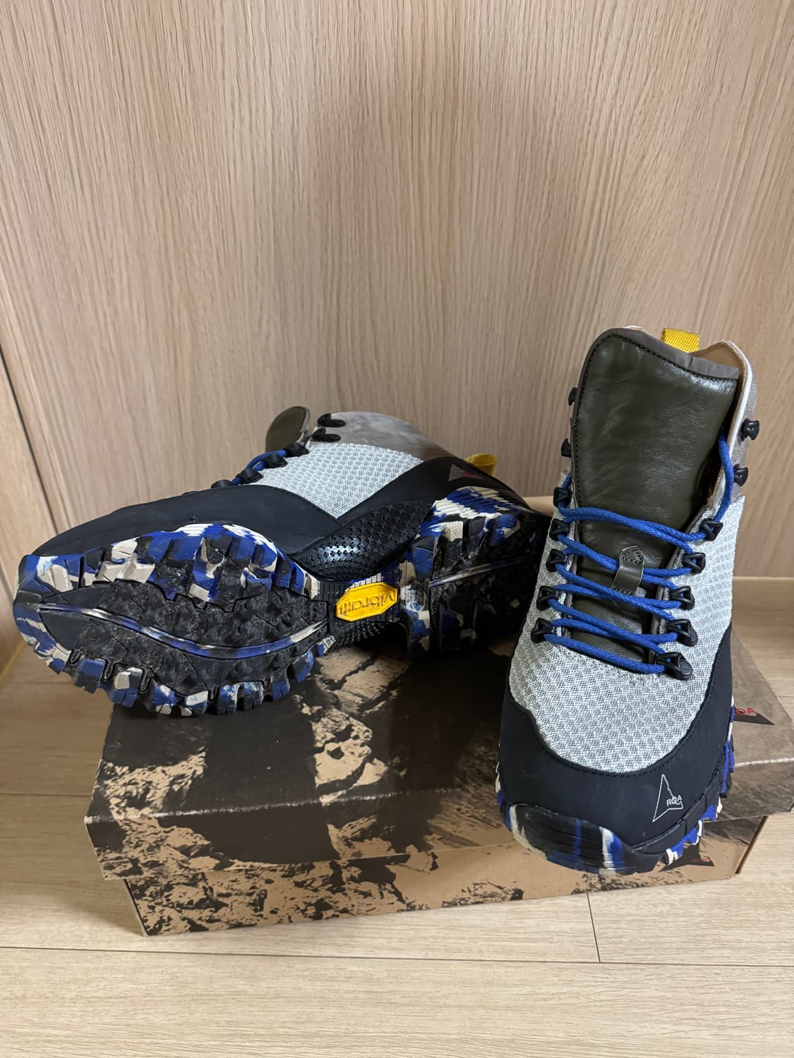 로아 안드레아스 하이킹 부츠 hazelnut/Green 색상입니다 상품이미지4