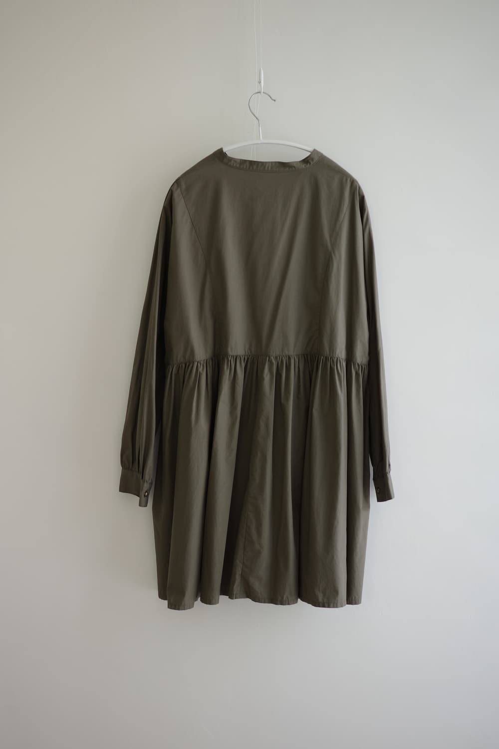 Kikki  카키 셔링 셔츠 원피스 상품이미지6