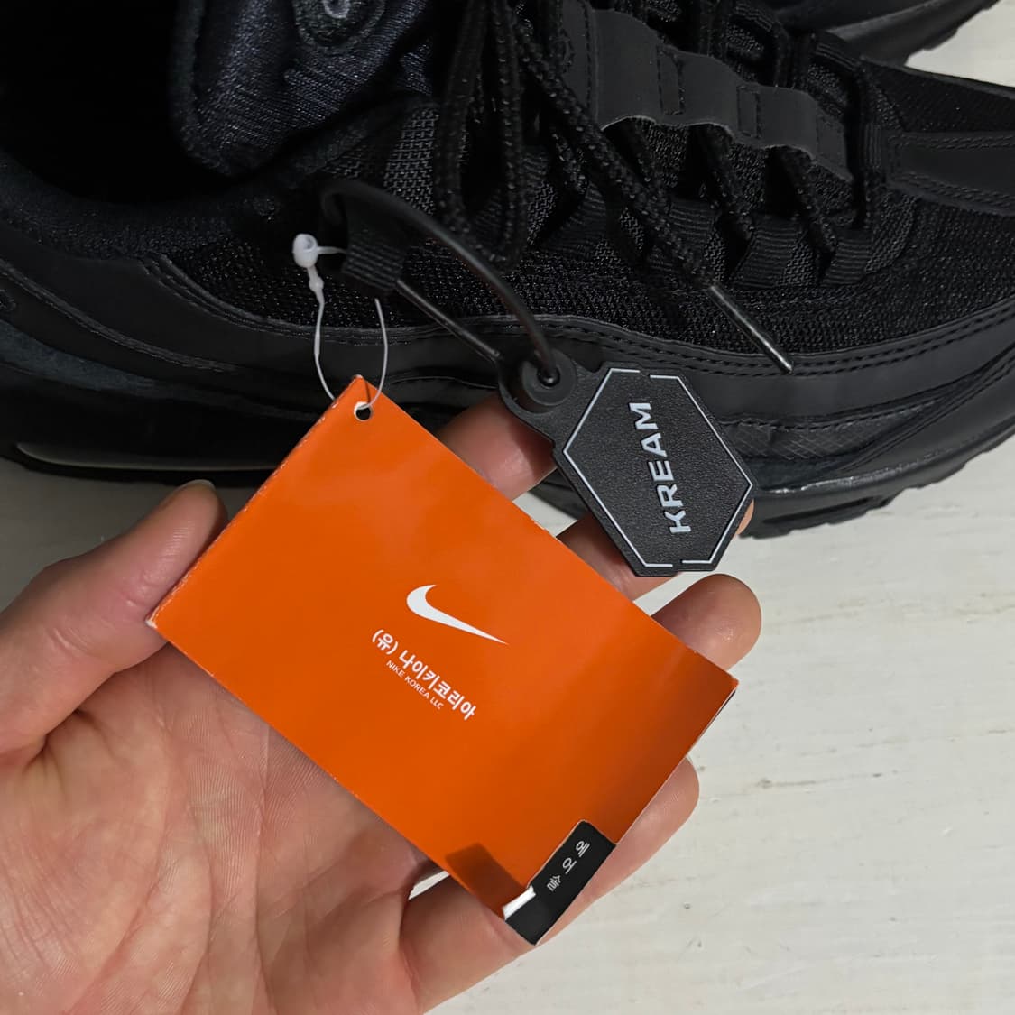 에어맥스95 에센셜 트리플 블랙 265사이즈 상품이미지6