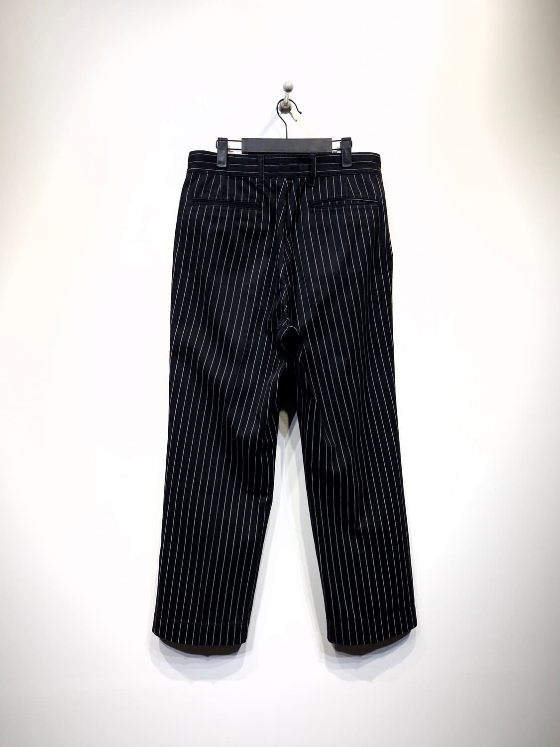 니들워크(NEEDLE WORK)스트라이프 치노 팬츠 블랙 상품이미지4