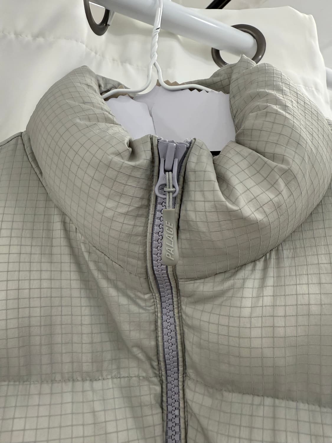 팔라스 립스탑 푸파 콘크리트 그레이 패딩 24FW S 상품이미지4