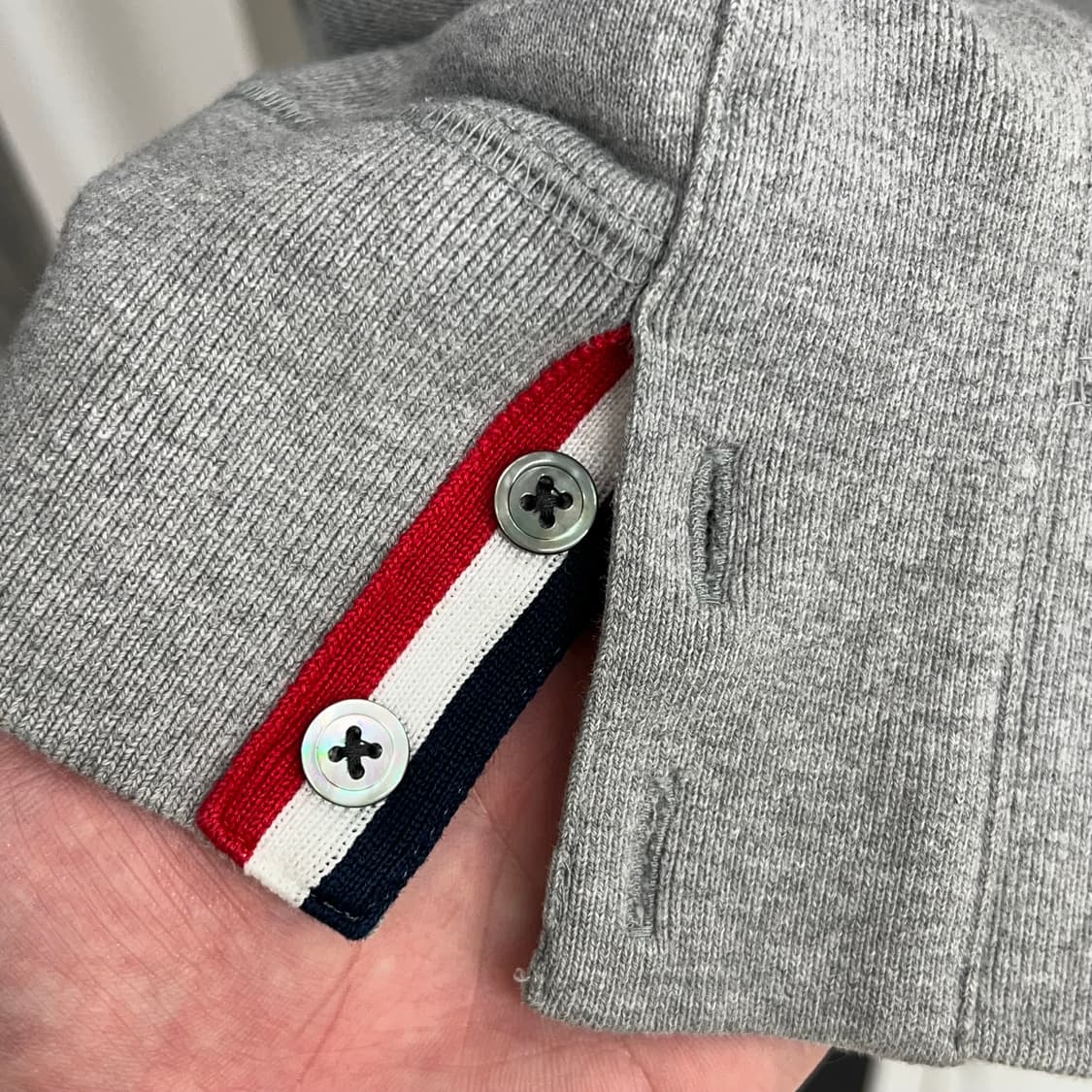 톰브라운 사선완장 맨투맨 그레이 (2사이즈) 상품이미지6