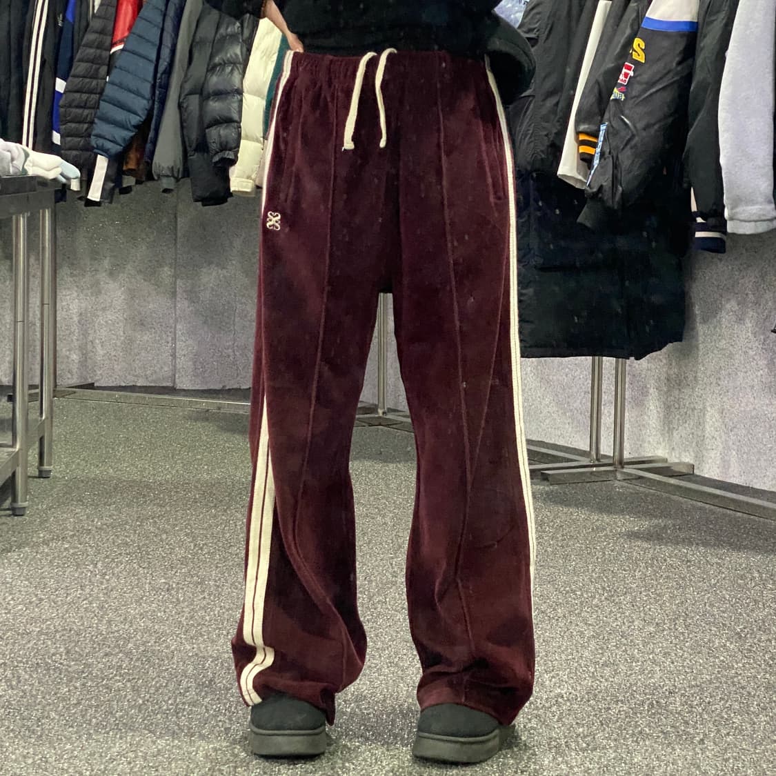 세터 스몰로고 벨루어 버건디 트랙 팬츠 B3830 상품이미지1