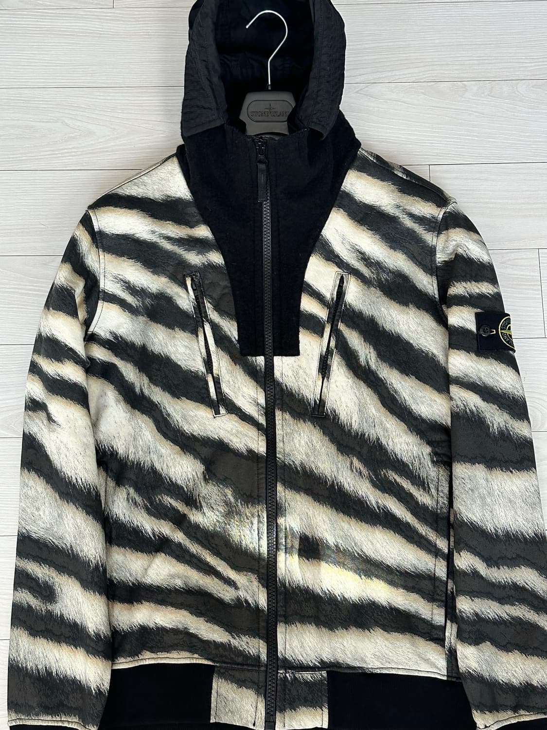 스톤아일랜드 인슐레이티드 타이가 자켓 L(105) 블랙 상품이미지3